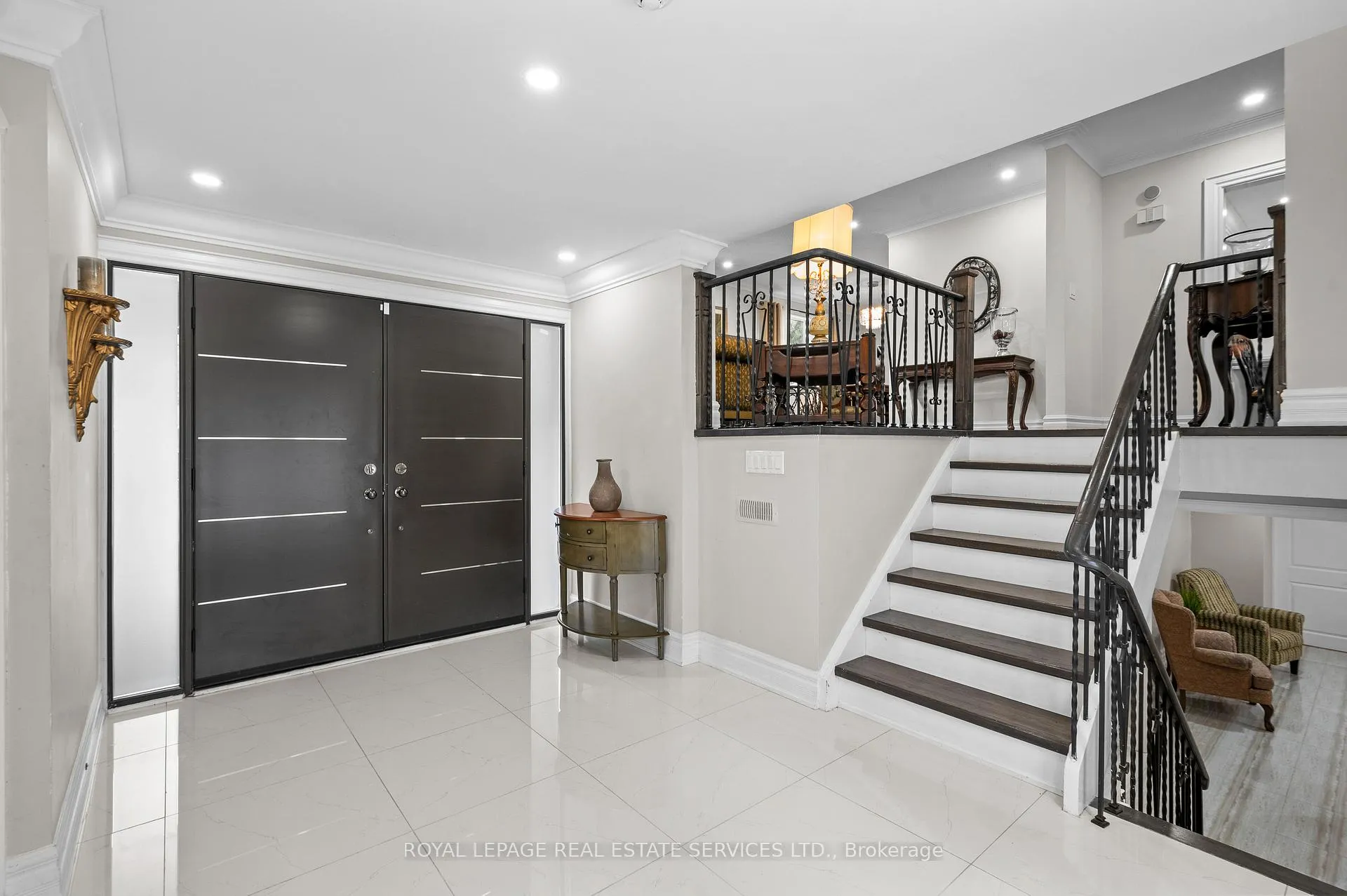 Photo 6 of 23 Hillside Drive, Brampton, Westgate — HOMEH