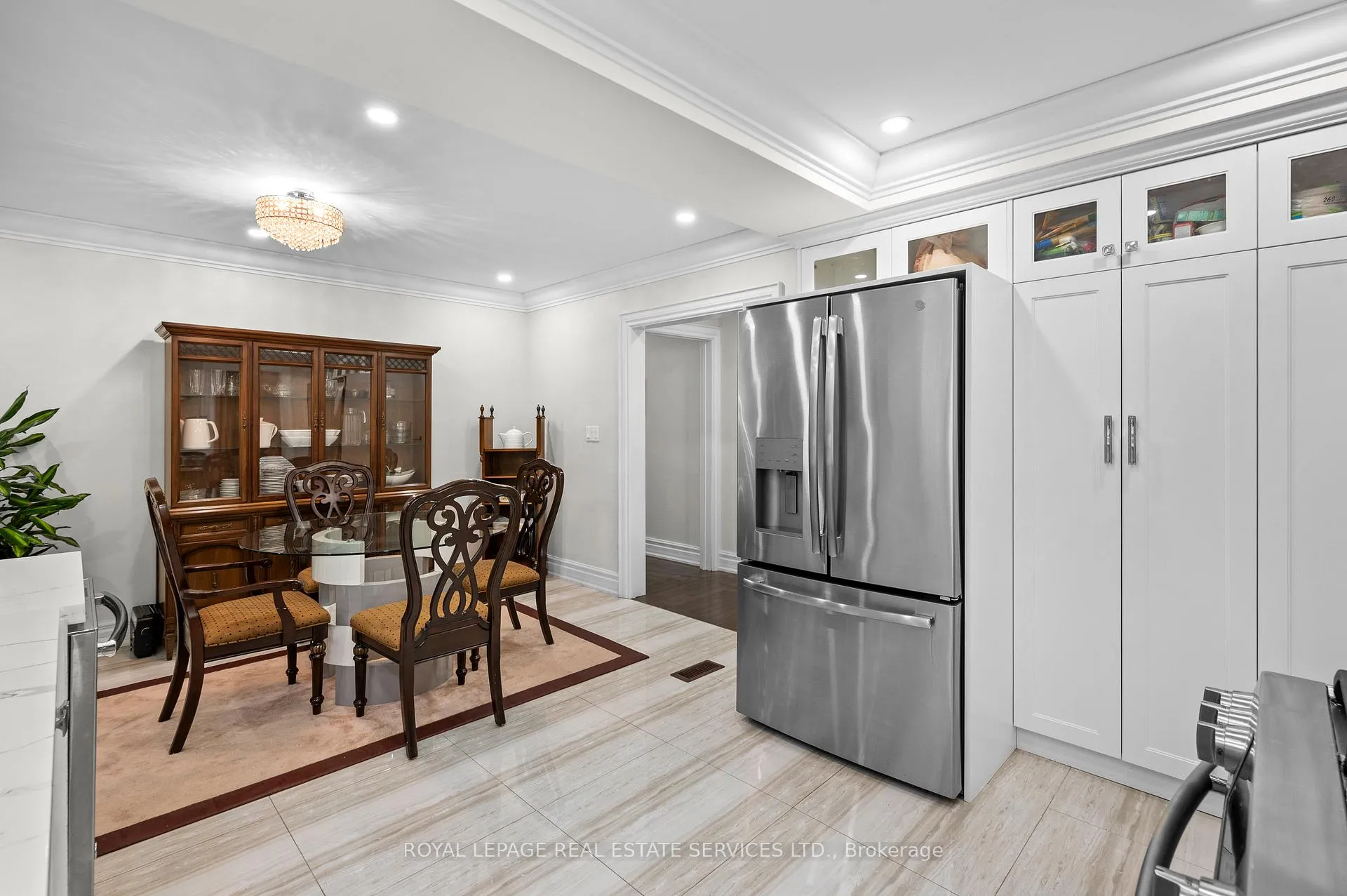 Photo 11 of 23 Hillside Drive, Brampton, Westgate — HOMEH