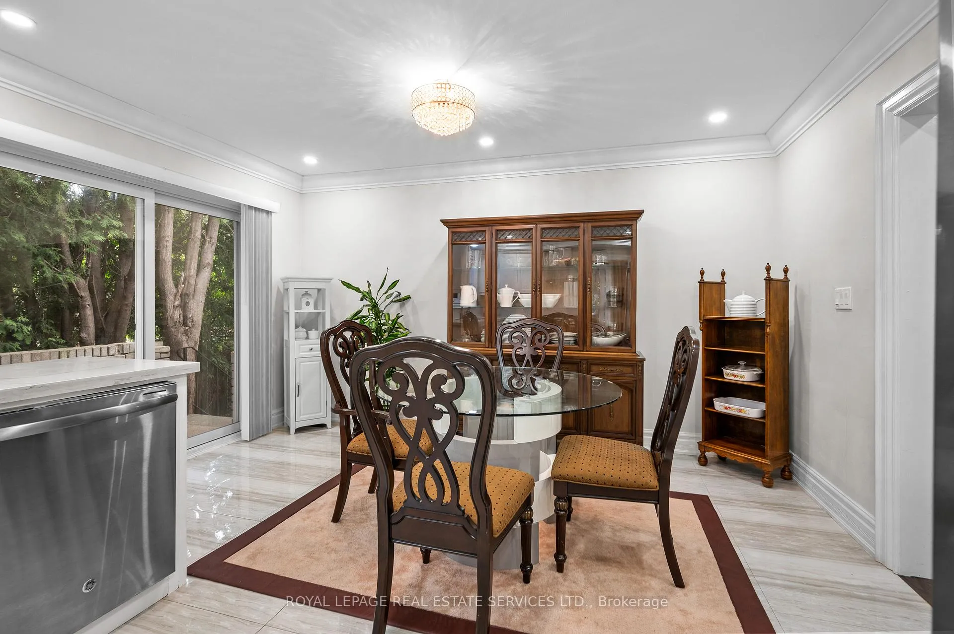 Photo 13 of 23 Hillside Drive, Brampton, Westgate — HOMEH