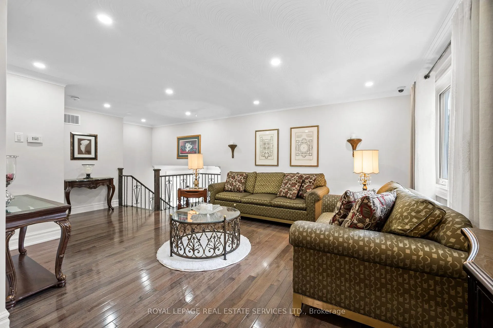 Photo 18 of 23 Hillside Drive, Brampton, Westgate — HOMEH