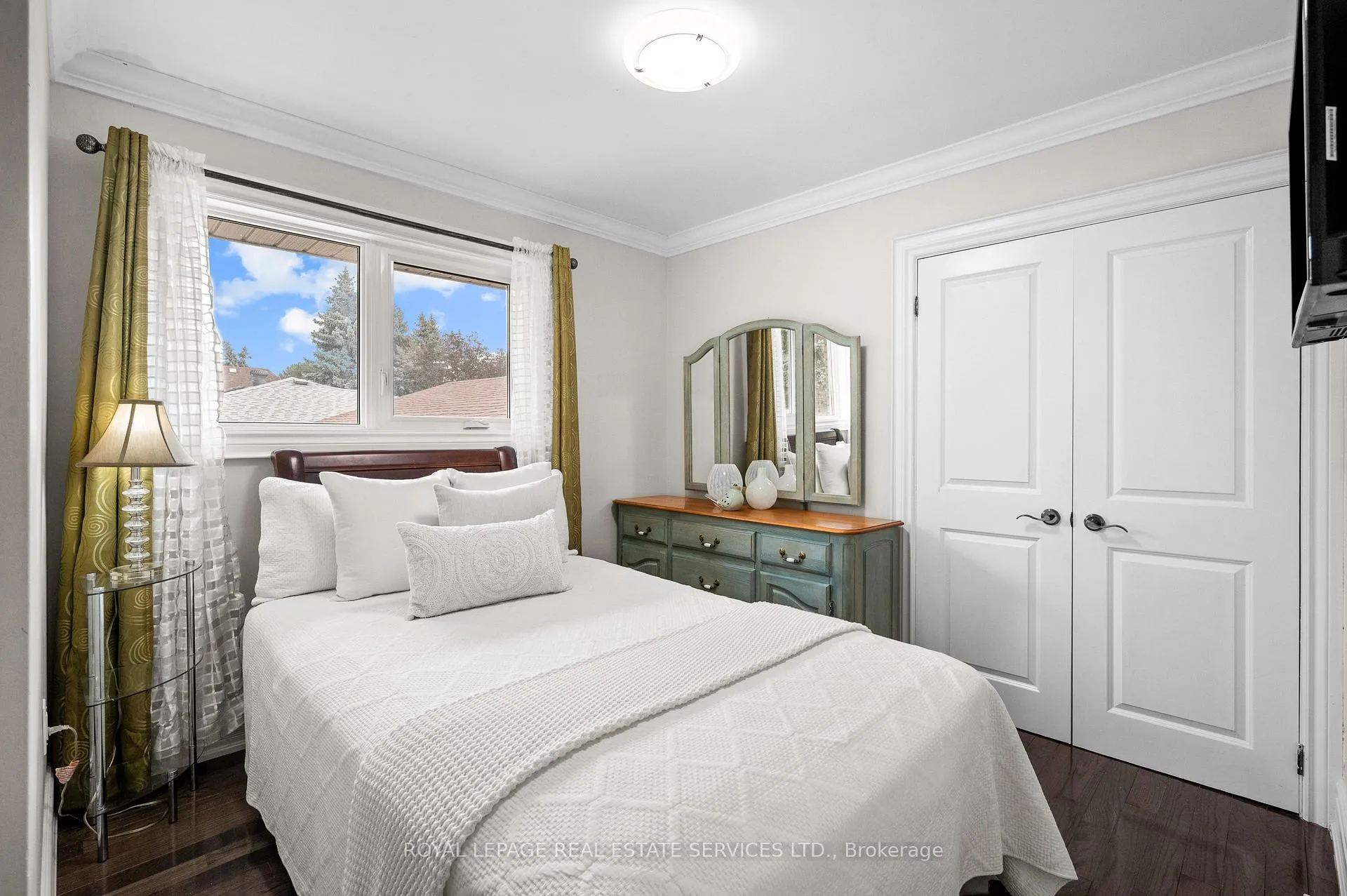 Photo 28 of 23 Hillside Drive, Brampton, Westgate — HOMEH