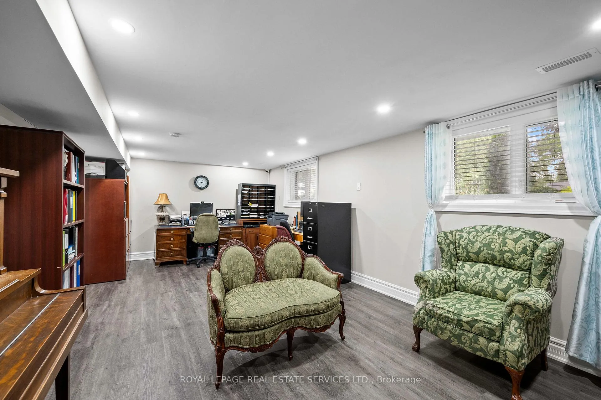 Photo 33 of 23 Hillside Drive, Brampton, Westgate — HOMEH