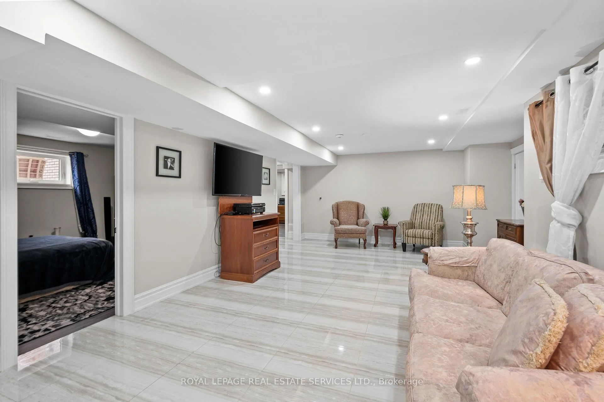 Photo 37 of 23 Hillside Drive, Brampton, Westgate — HOMEH