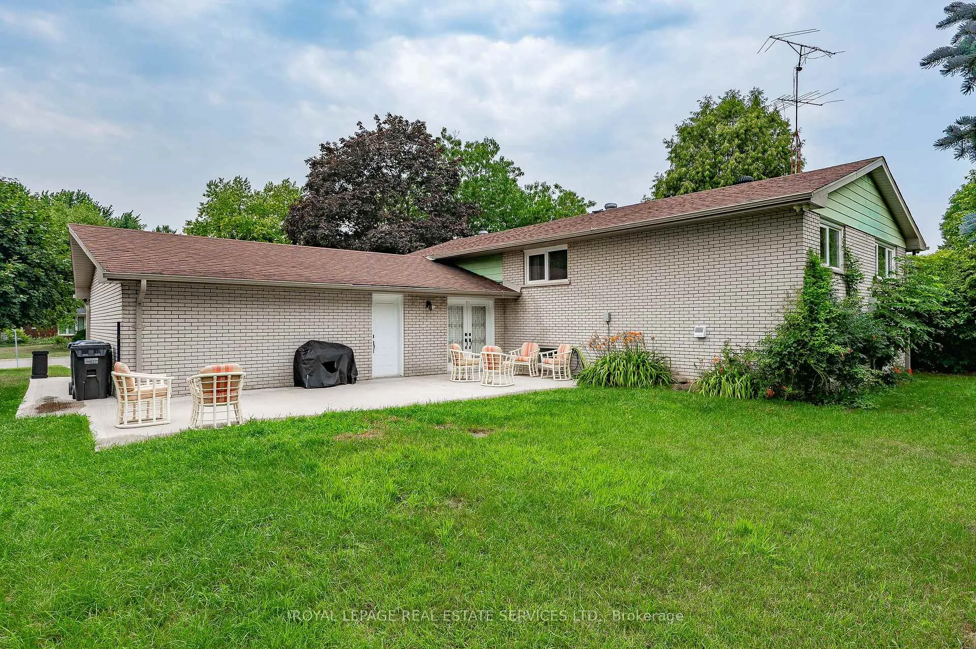 Photo 43 of 23 Hillside Drive, Brampton, Westgate — HOMEH