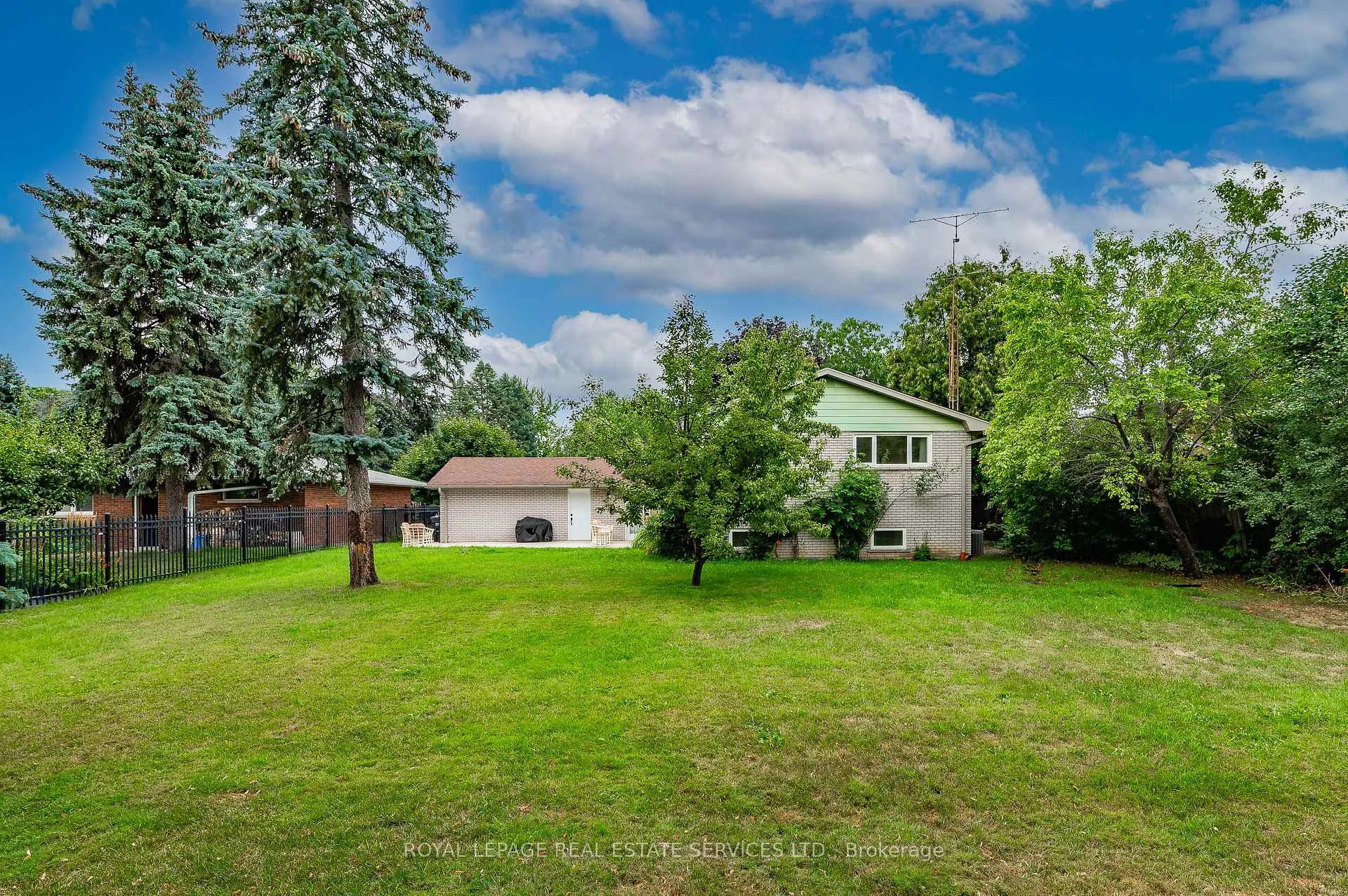Photo 47 of 23 Hillside Drive, Brampton, Westgate — HOMEH