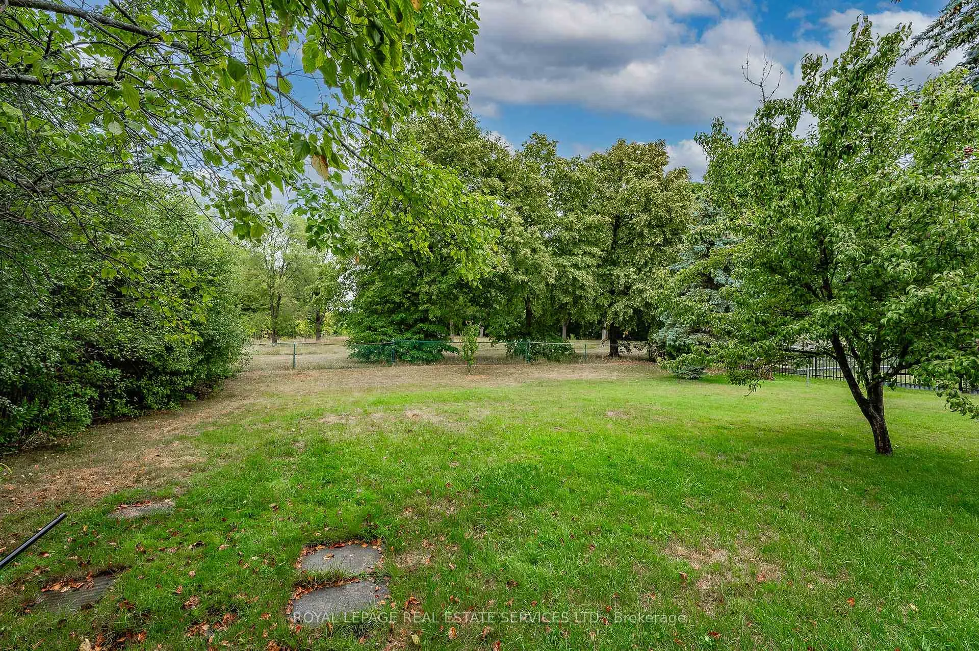 Photo 49 of 23 Hillside Drive, Brampton, Westgate — HOMEH