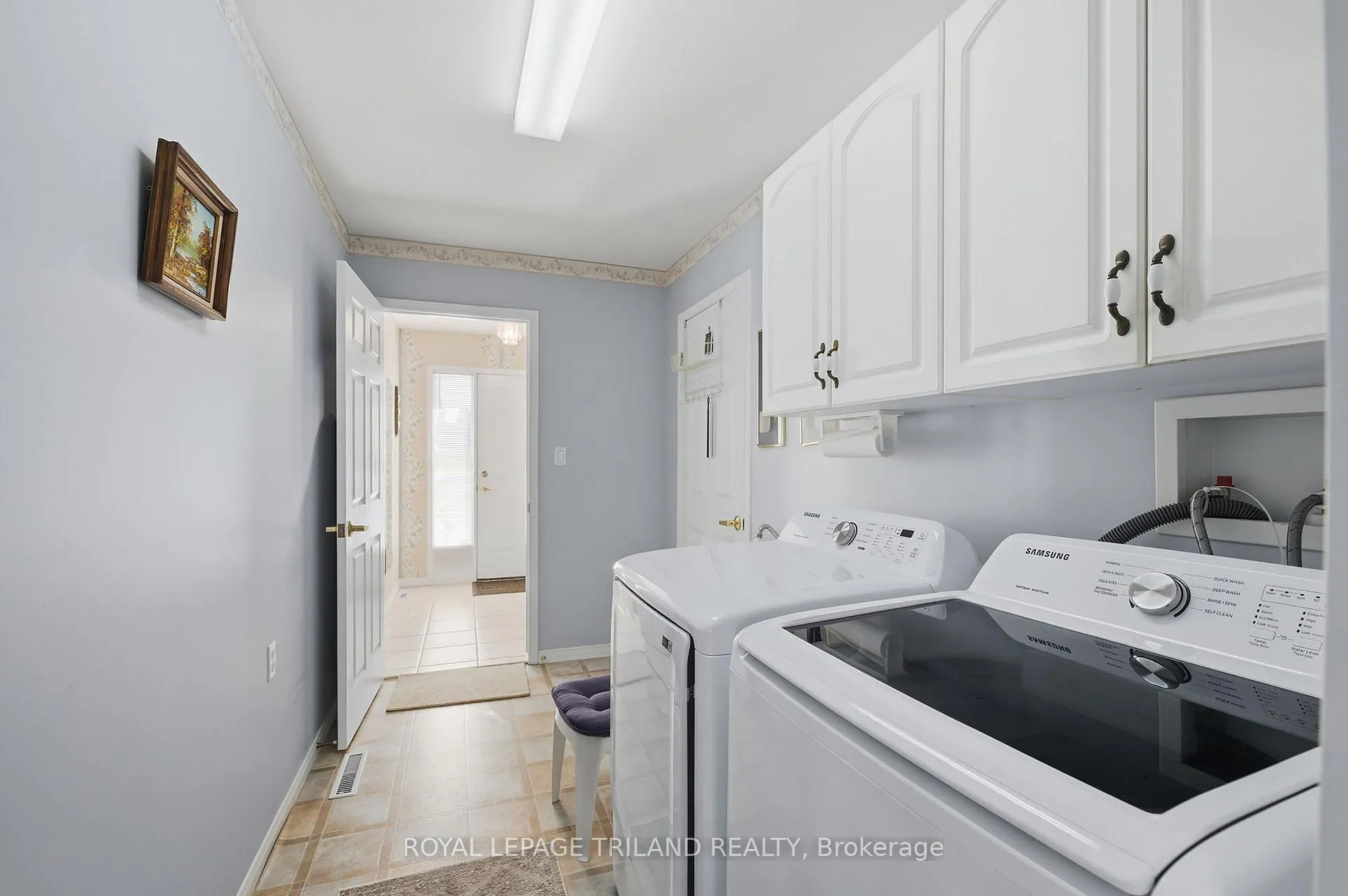 Photo 10 of 45 Ilderbrook Circle, Middlesex Centre, Ilderton — HOMEH