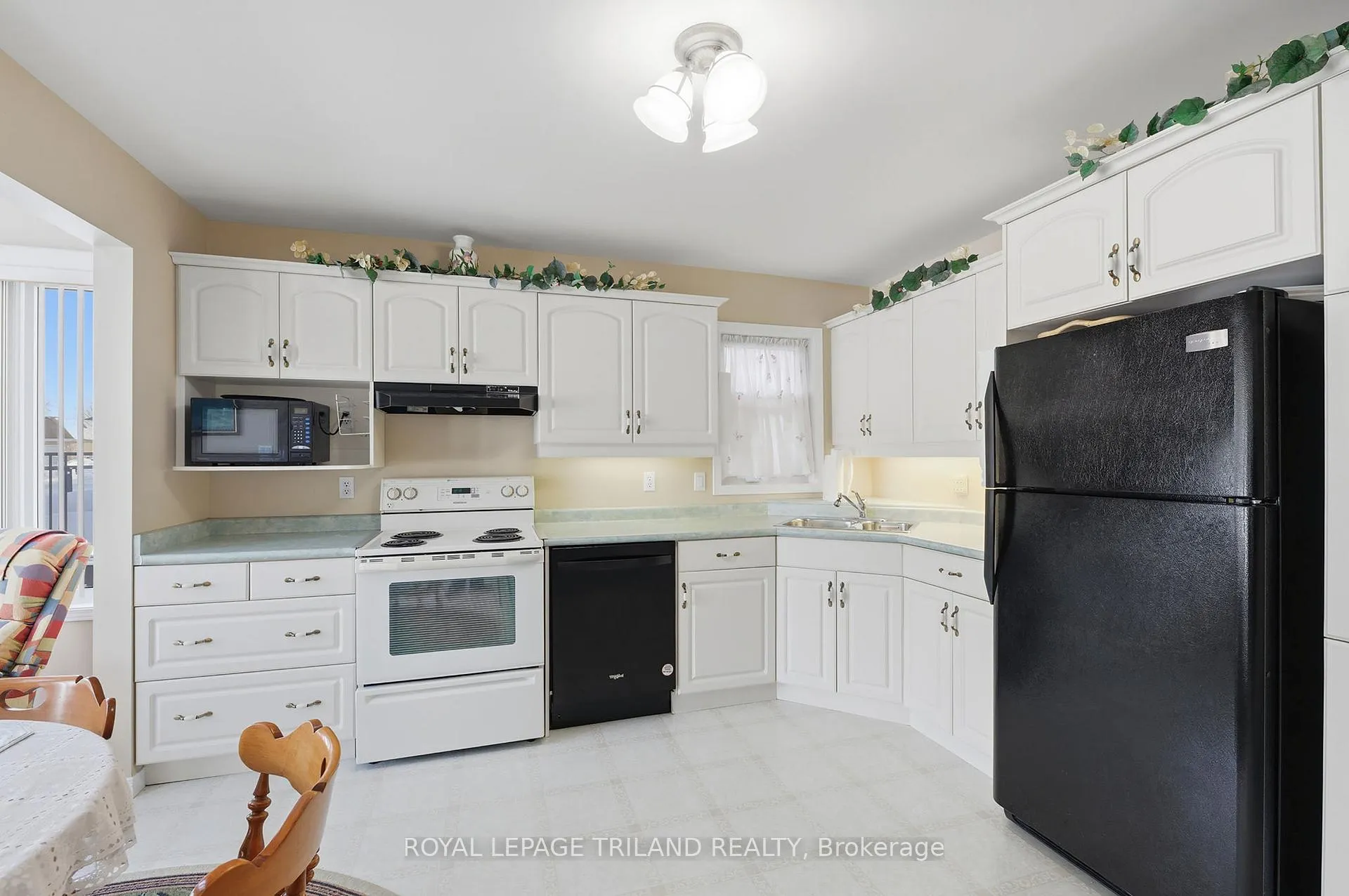 Photo 17 of 45 Ilderbrook Circle, Middlesex Centre, Ilderton — HOMEH