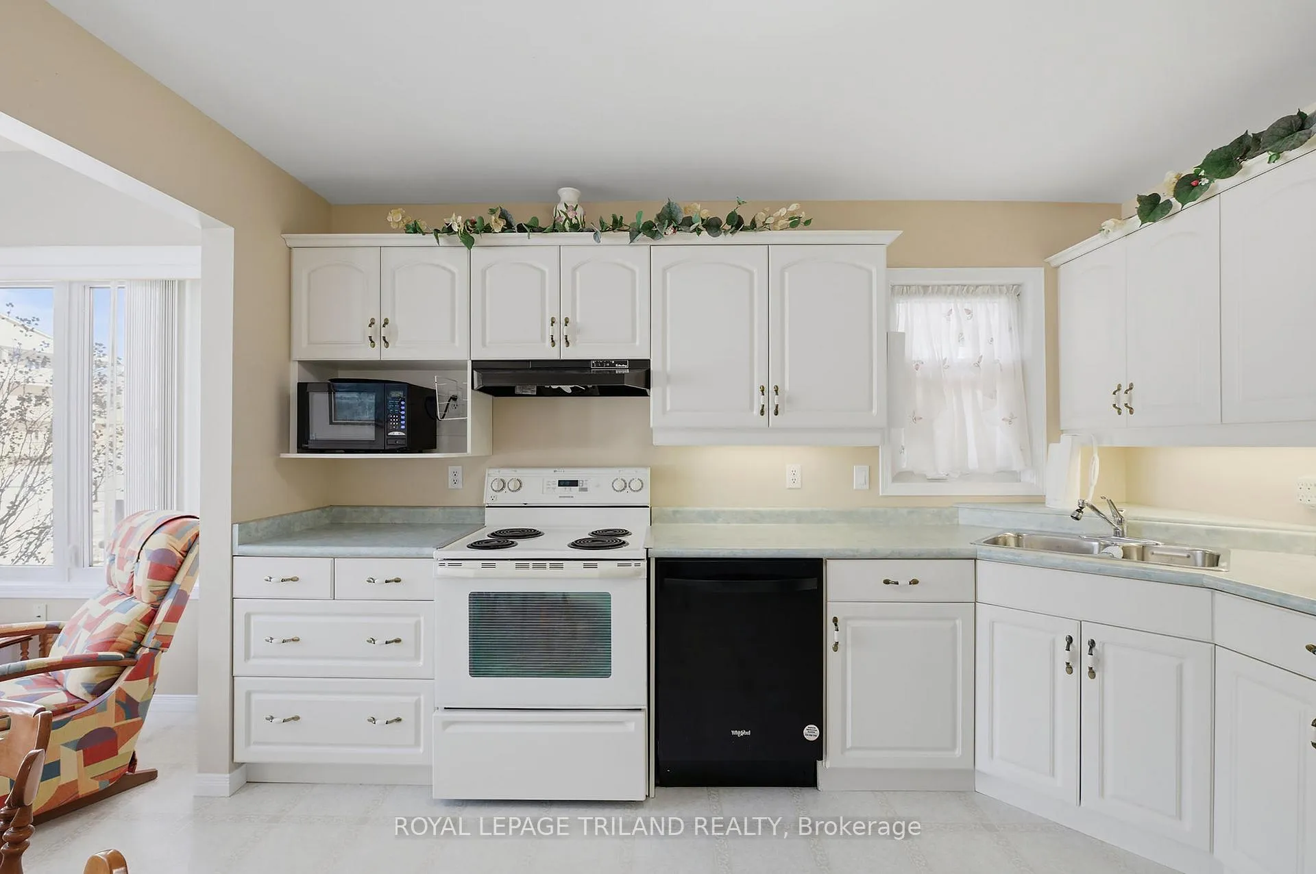 Photo 18 of 45 Ilderbrook Circle, Middlesex Centre, Ilderton — HOMEH