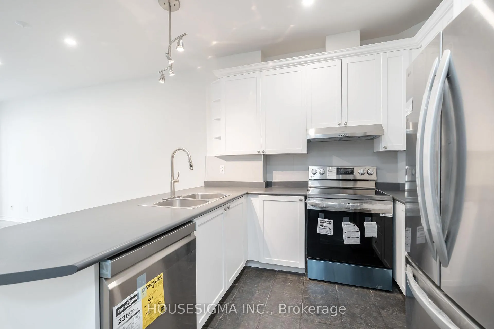 Photo 6 of Unit 414, 980 Yonge Street, Toronto, The Annex — HOMEH