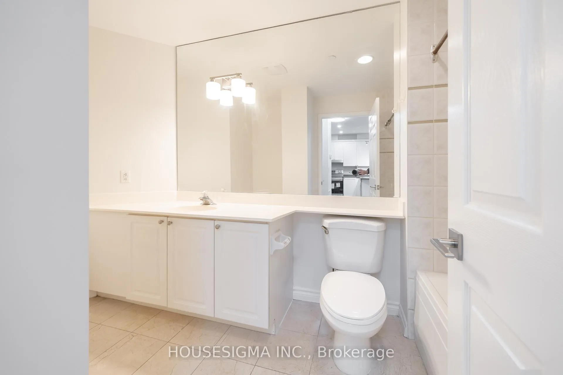 Photo 9 of Unit 414, 980 Yonge Street, Toronto, The Annex — HOMEH