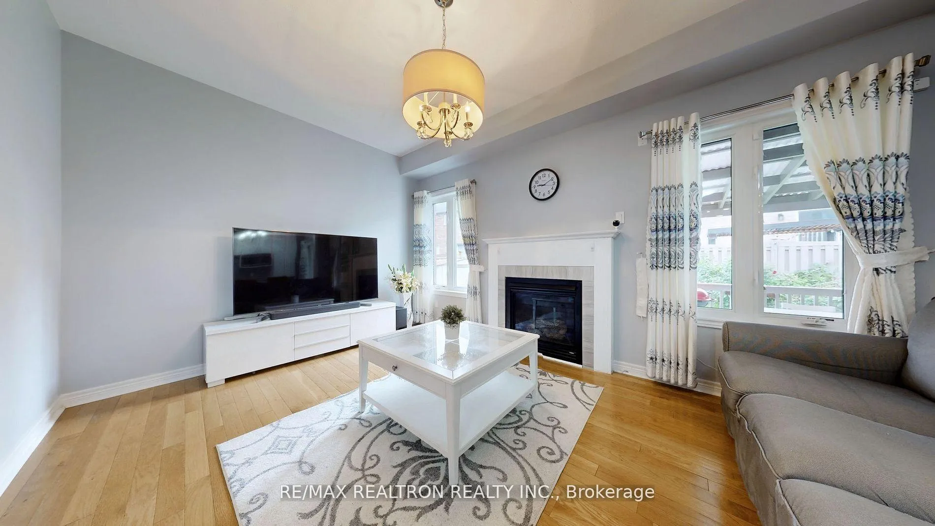 Photo 2 of 21 Peterkin Road, Markham, Greensborough — HOMEH