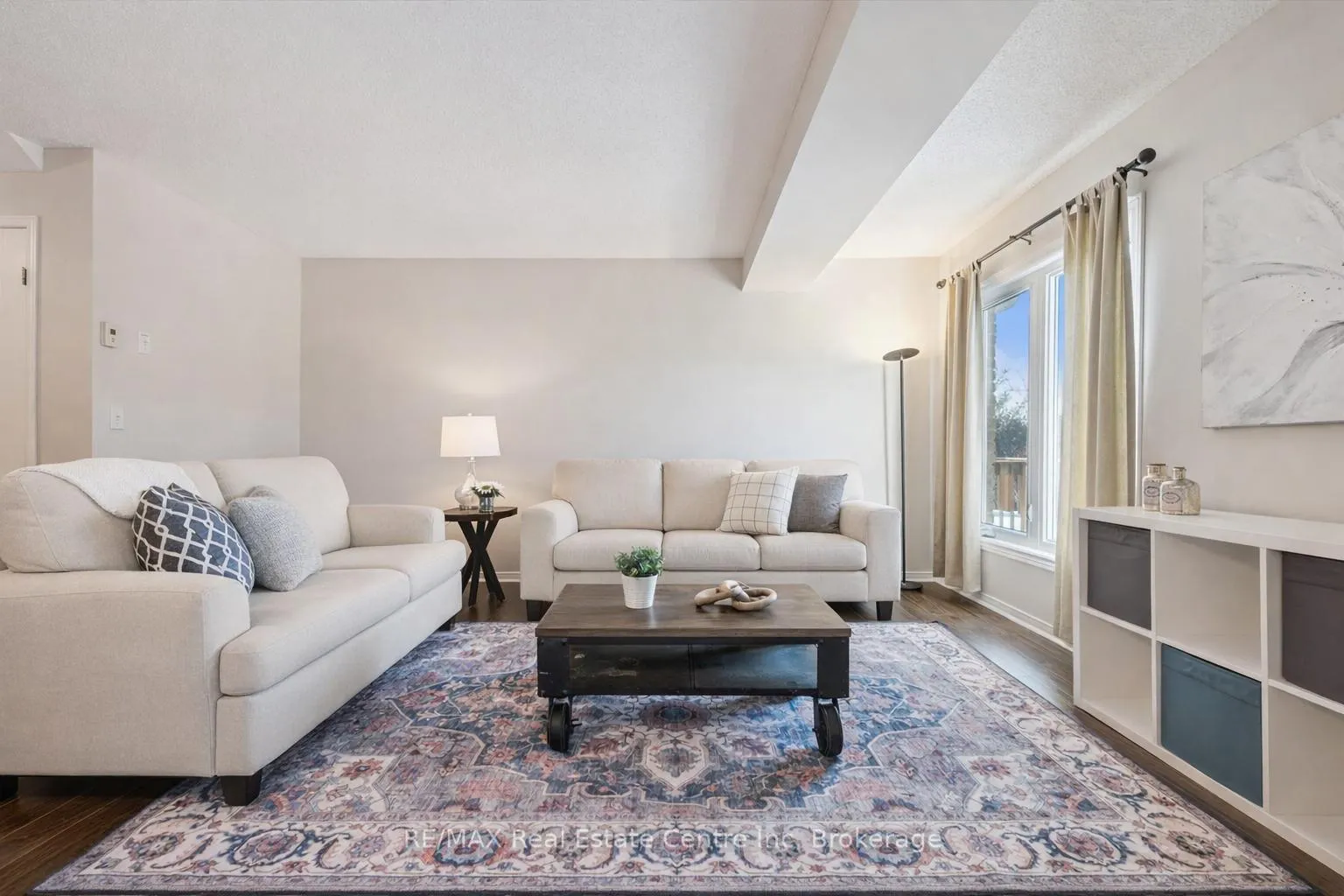 Photo 2 of 12 Eugene Drive, Guelph, Pineridge/Westminster Woods — HOMEH