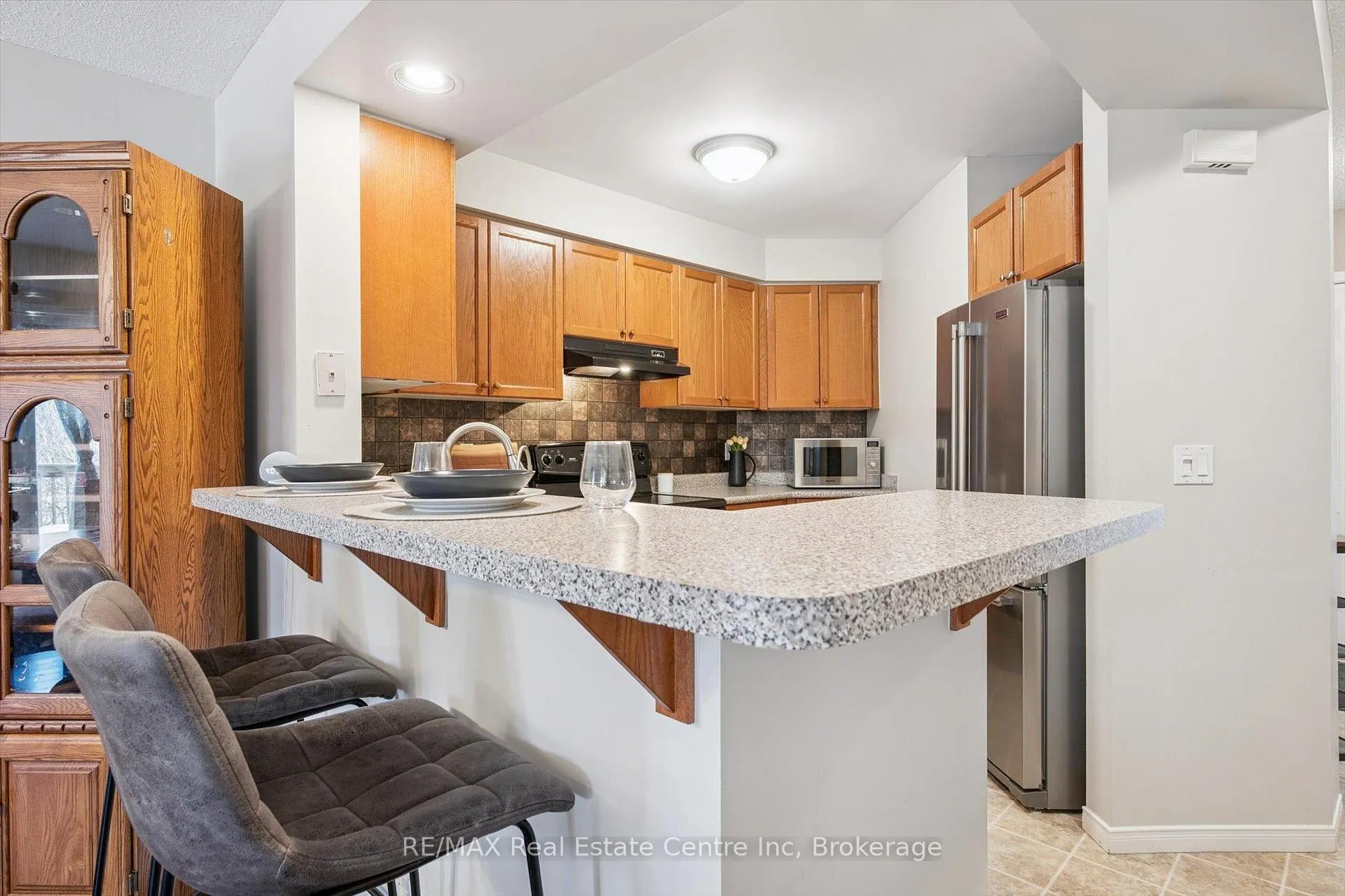 Photo 5 of 12 Eugene Drive, Guelph, Pineridge/Westminster Woods — HOMEH