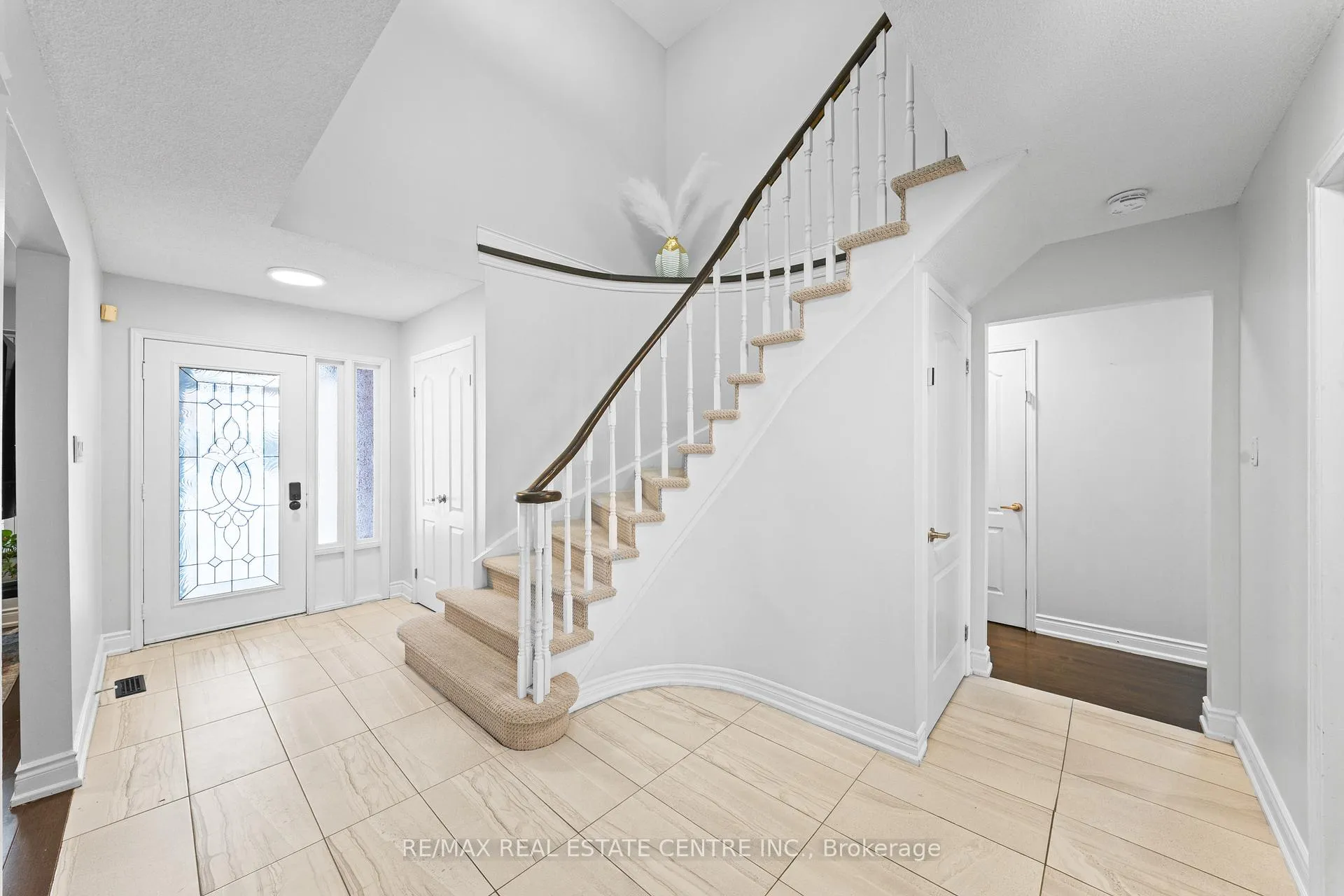 Photo 5 of 19 Jaffa Drive, Brampton, Northgate — HOMEH