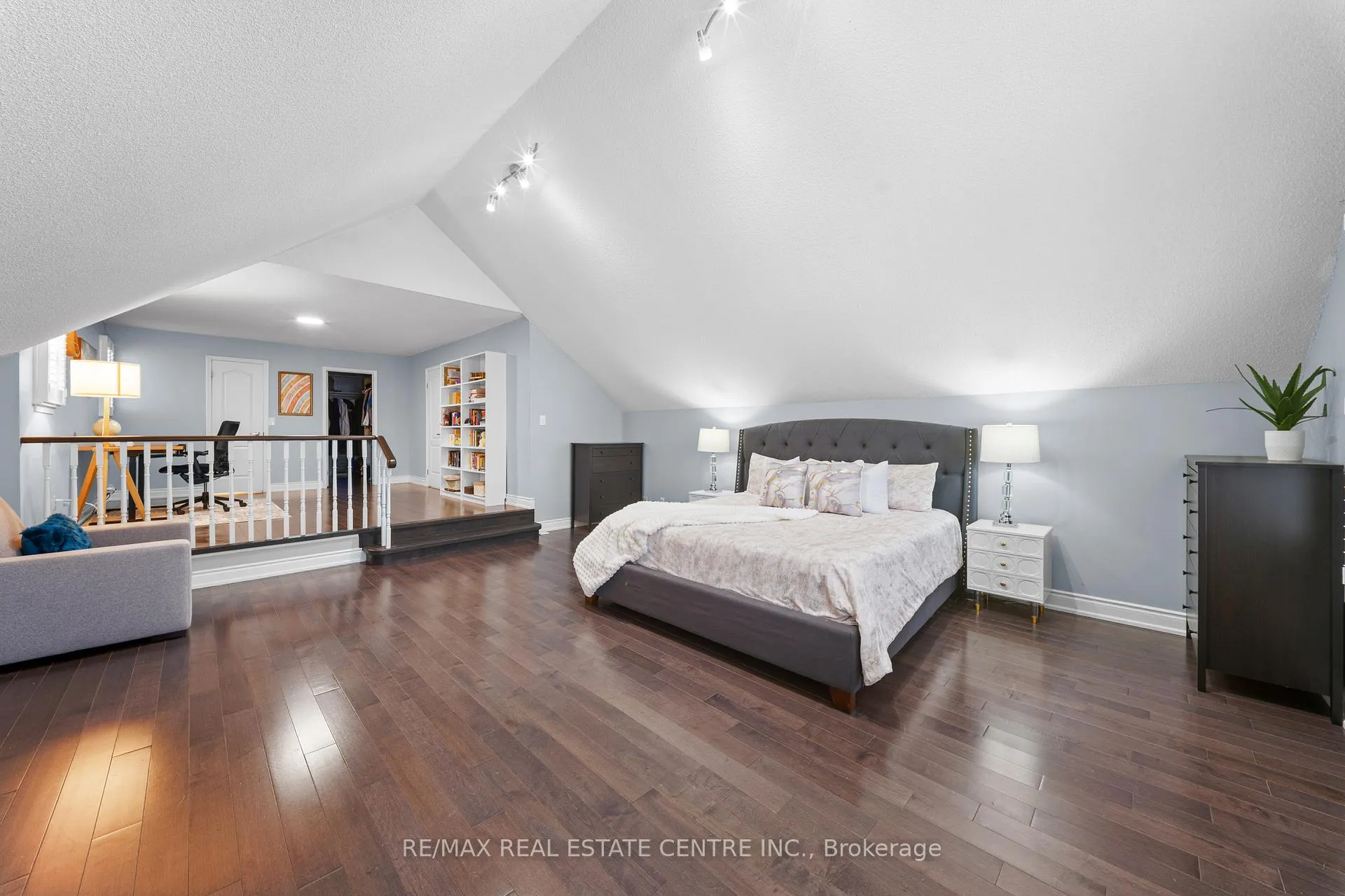 Photo 29 of 19 Jaffa Drive, Brampton, Northgate — HOMEH