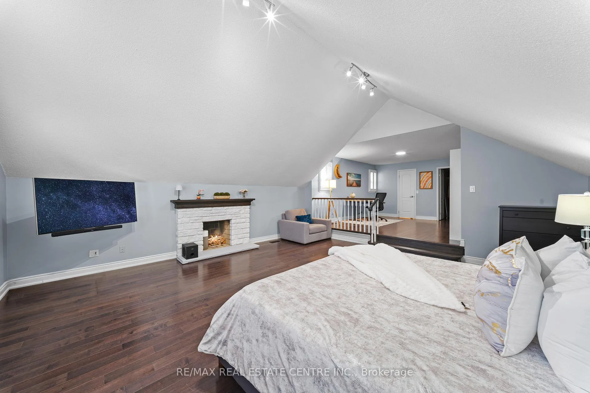 Photo 30 of 19 Jaffa Drive, Brampton, Northgate — HOMEH