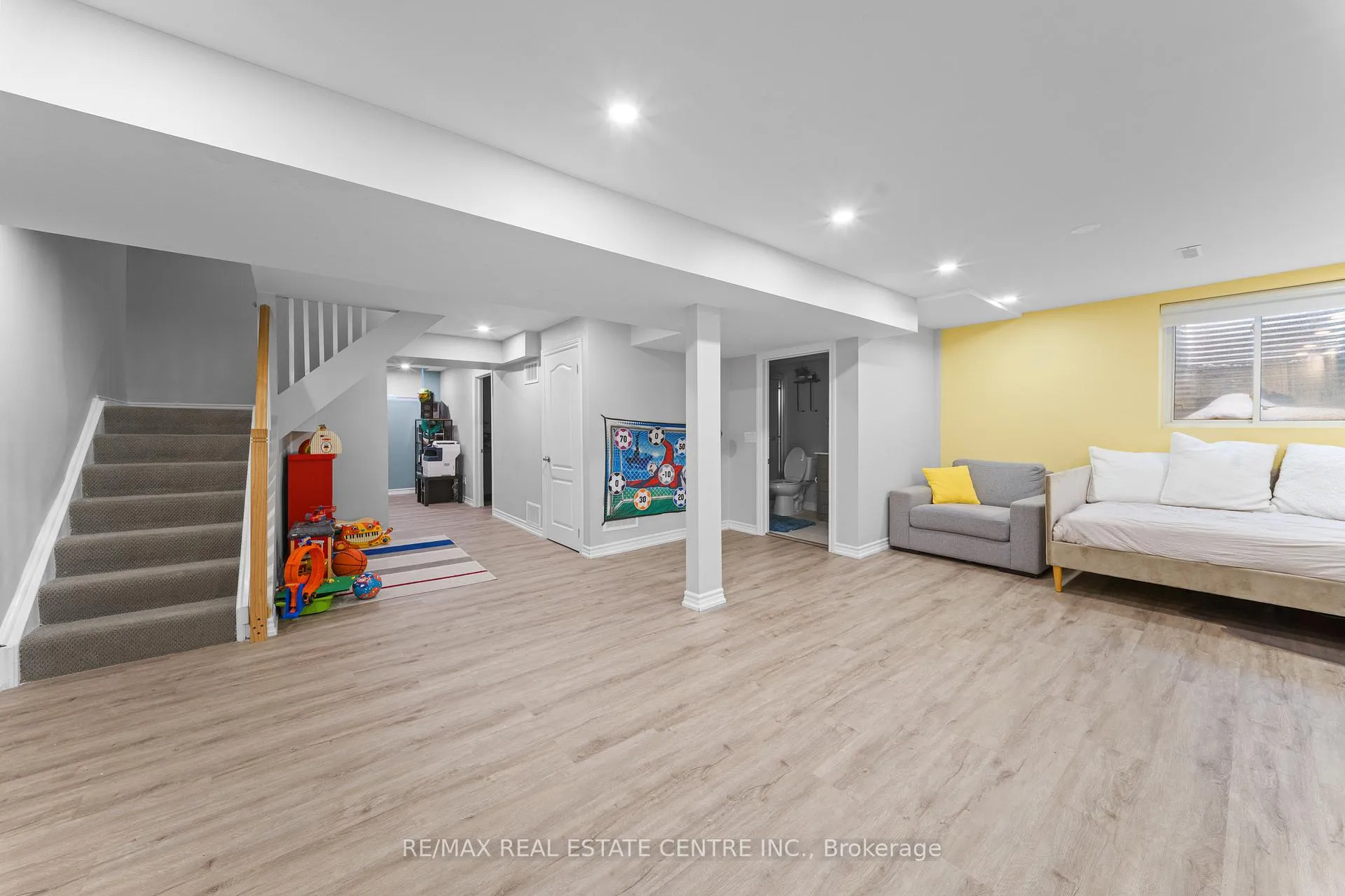 Photo 41 of 19 Jaffa Drive, Brampton, Northgate — HOMEH
