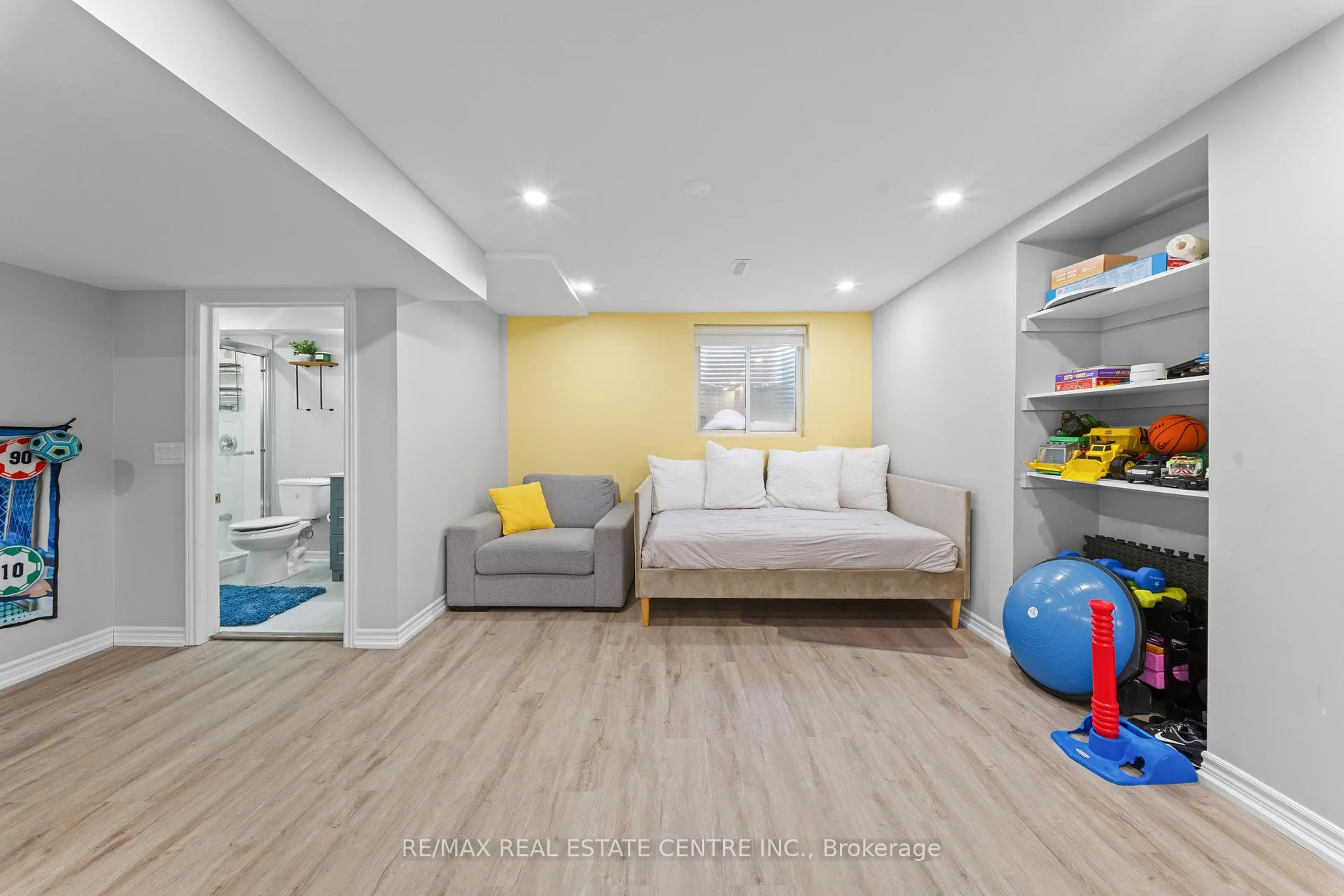 Photo 42 of 19 Jaffa Drive, Brampton, Northgate — HOMEH