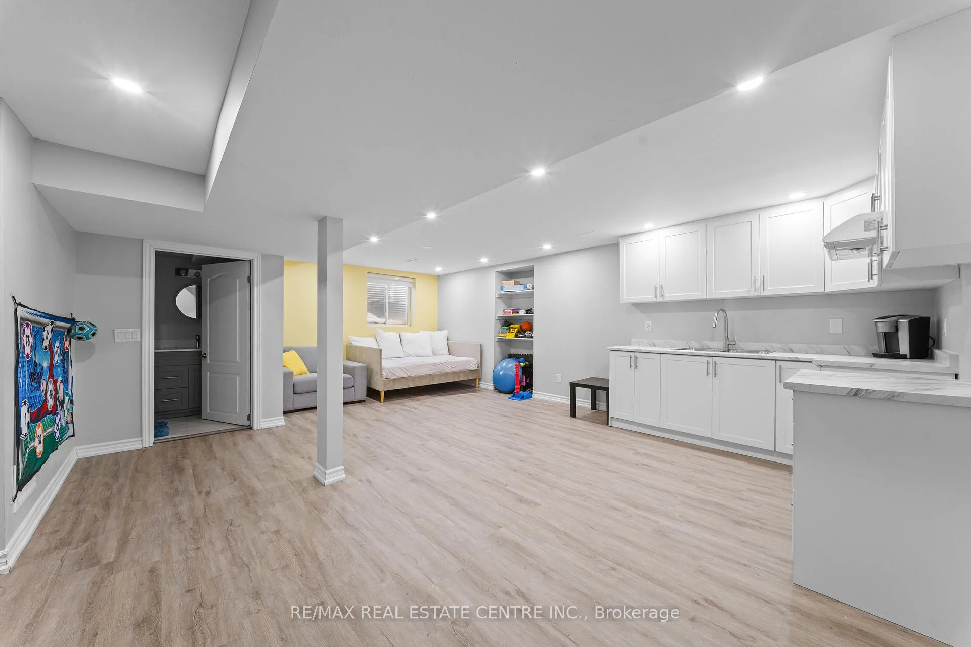 Photo 43 of 19 Jaffa Drive, Brampton, Northgate — HOMEH
