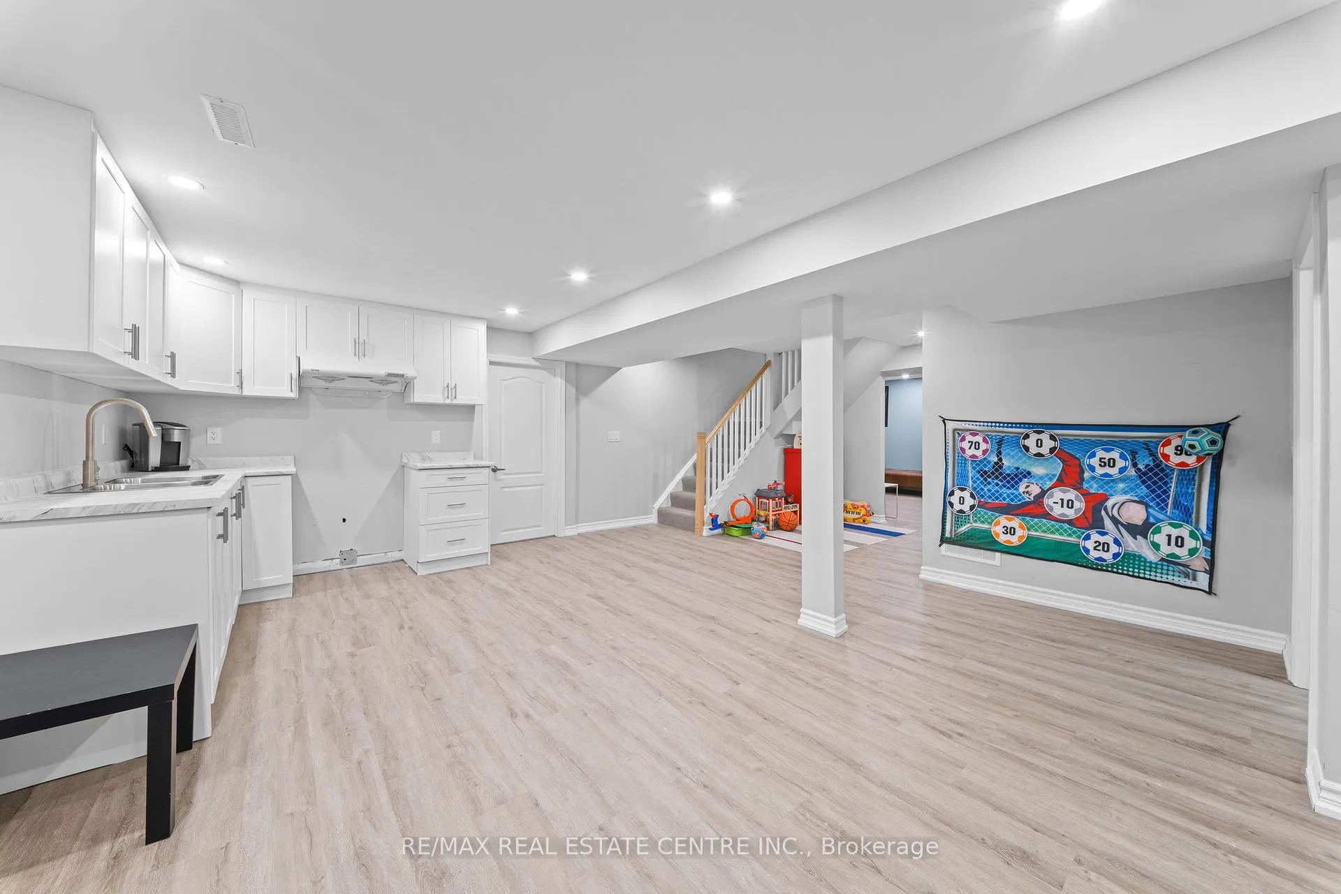 Photo 44 of 19 Jaffa Drive, Brampton, Northgate — HOMEH