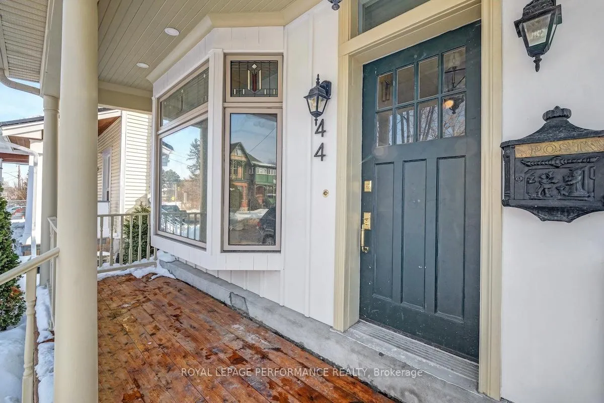 Photo 2 of 44 Queen Mary Street, Ottawa, Overbrook — HOMEH
