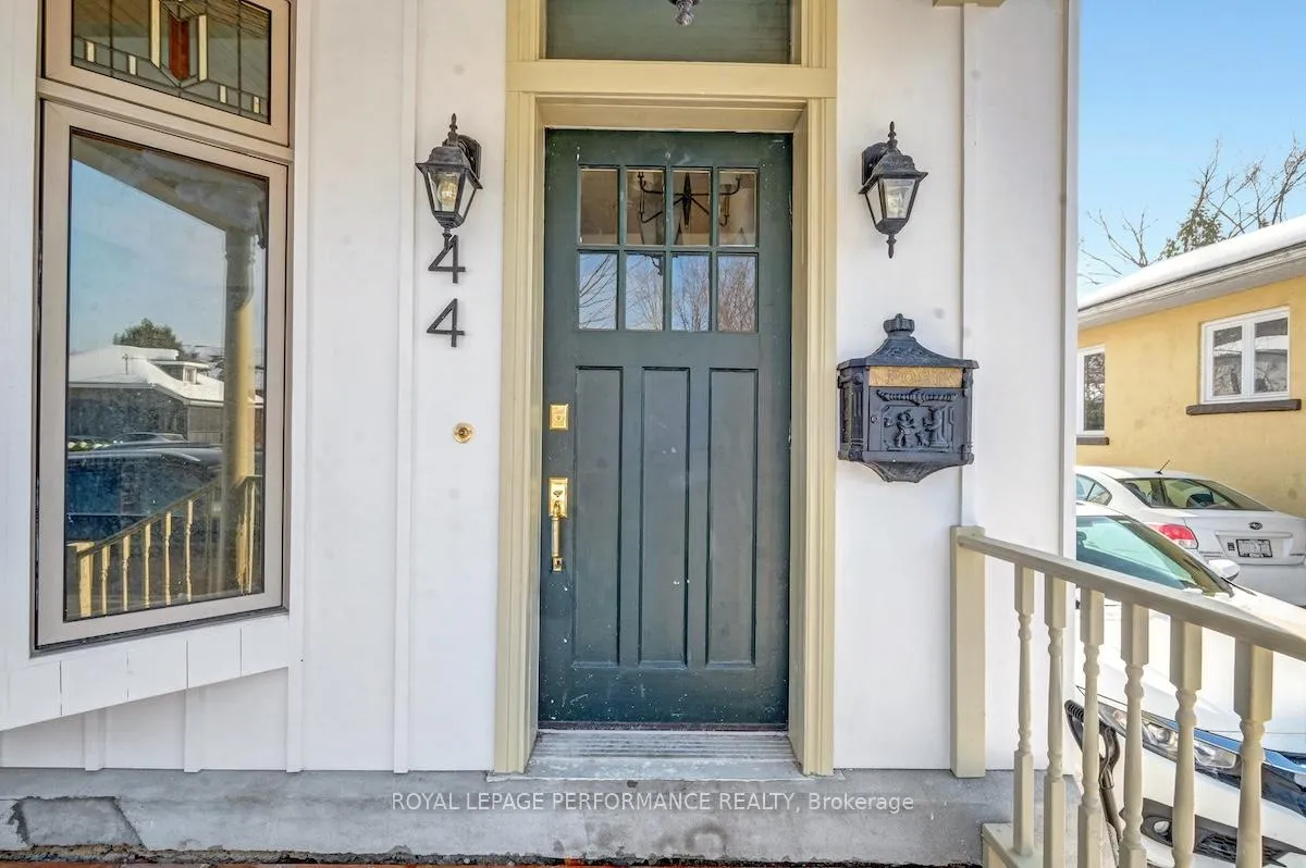 Photo 3 of 44 Queen Mary Street, Ottawa, Overbrook — HOMEH