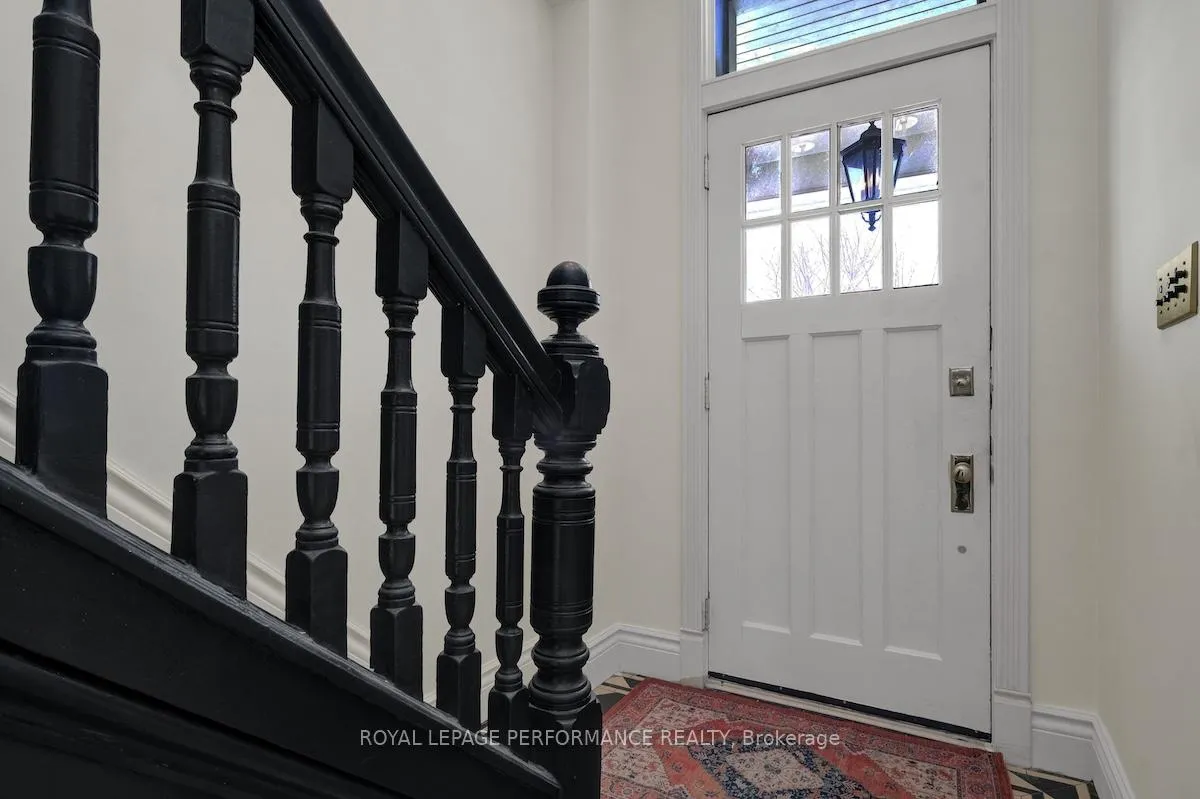 Photo 4 of 44 Queen Mary Street, Ottawa, Overbrook — HOMEH