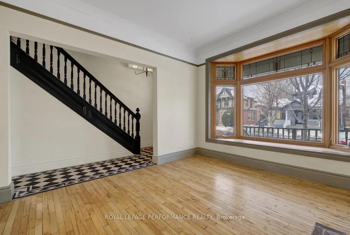 Photo 11 of 44 Queen Mary Street, Ottawa, Overbrook — HOMEH