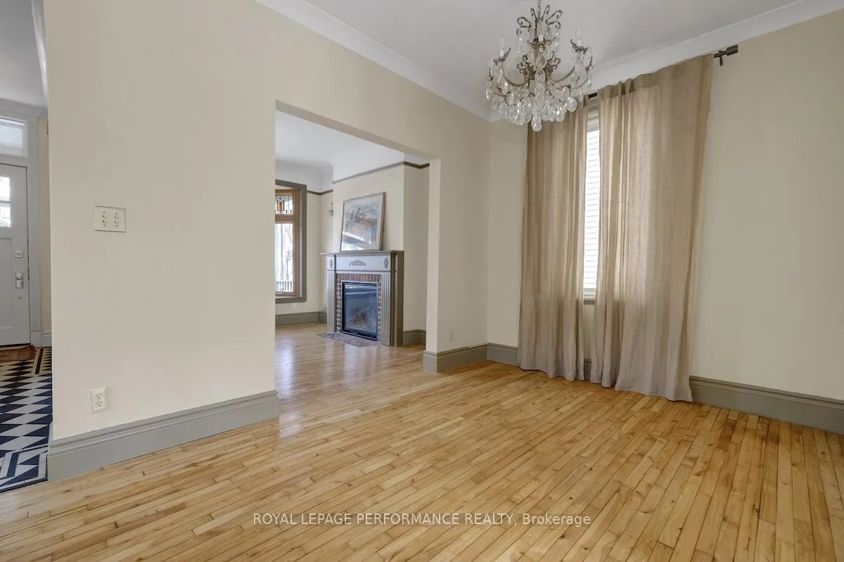 Photo 15 of 44 Queen Mary Street, Ottawa, Overbrook — HOMEH