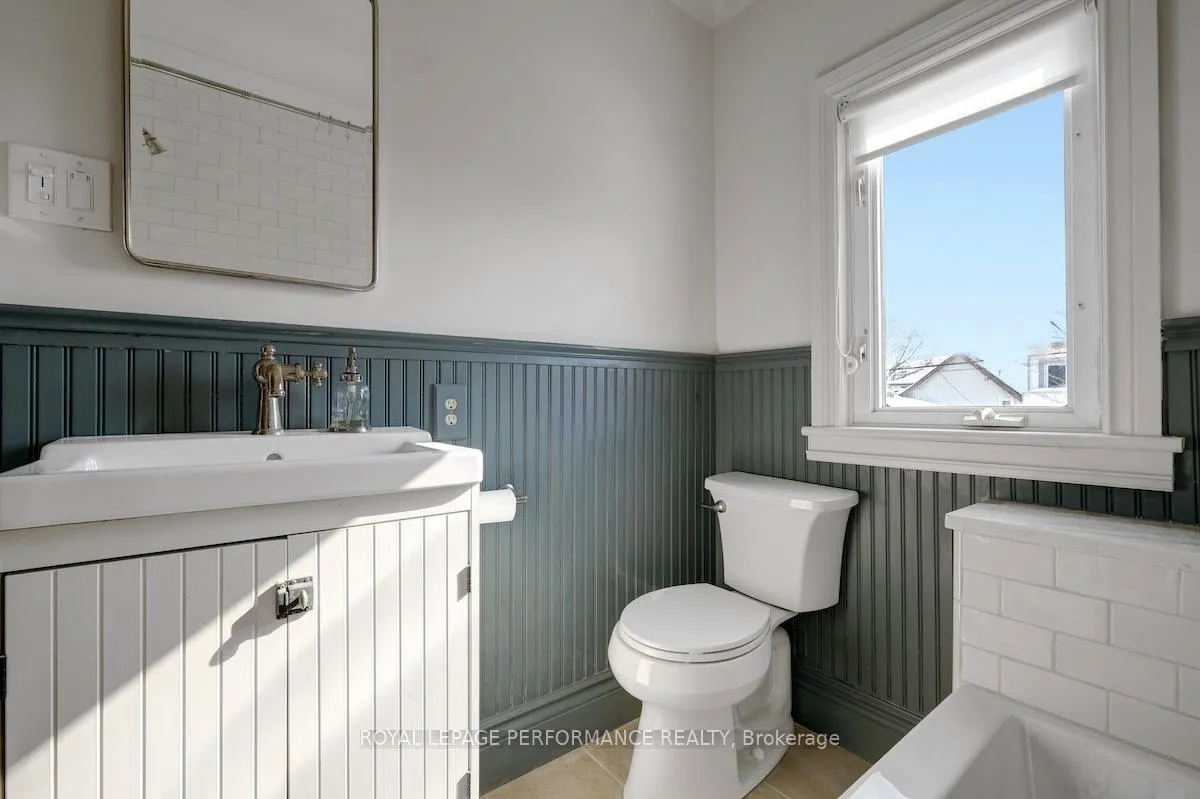 Photo 33 of 44 Queen Mary Street, Ottawa, Overbrook — HOMEH