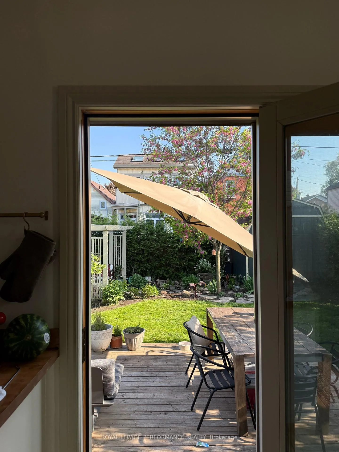 Photo 41 of 44 Queen Mary Street, Ottawa, Overbrook — HOMEH