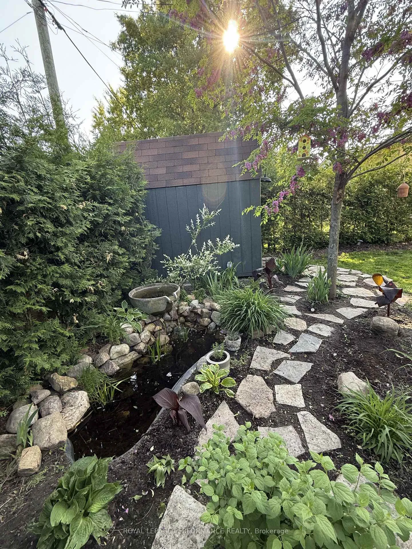 Photo 43 of 44 Queen Mary Street, Ottawa, Overbrook — HOMEH