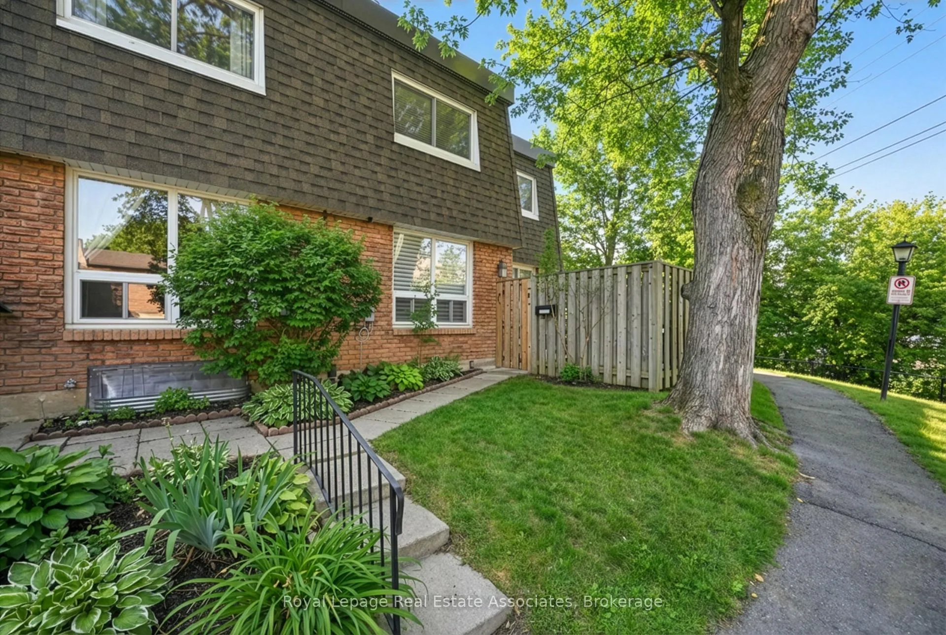 Photo 1 of 489 Timber Lane, Burlington, Appleby — HOMEH