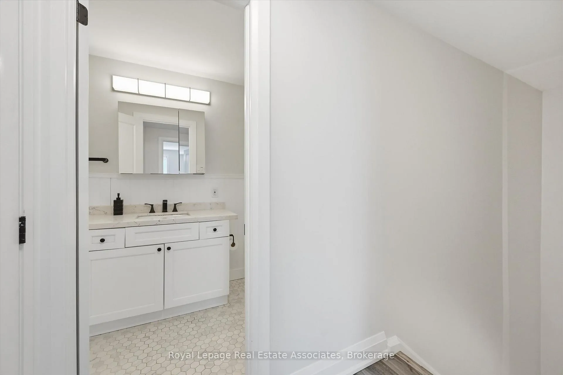 Photo 21 of 489 Timber Lane, Burlington, Appleby — HOMEH