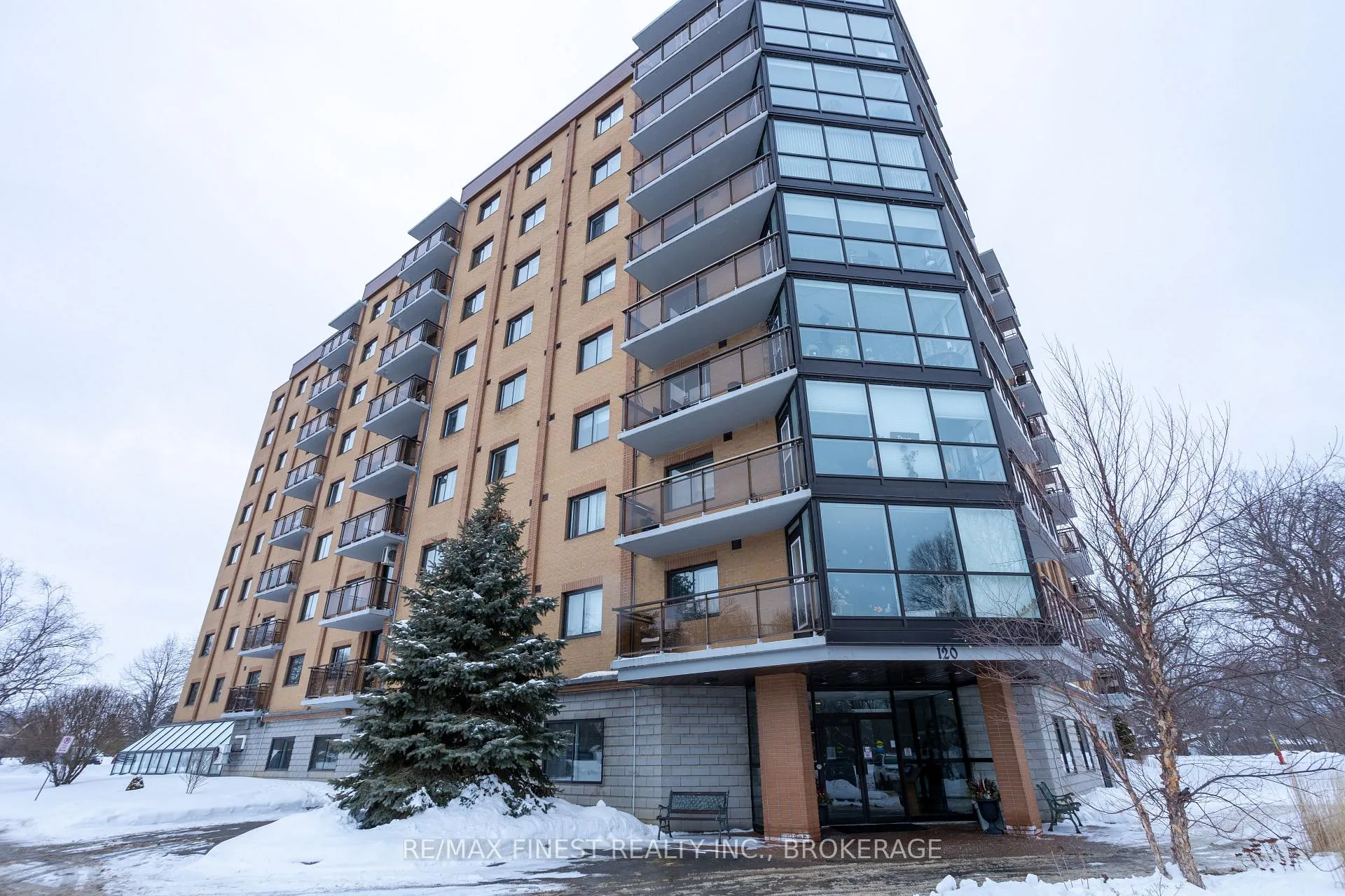 Photo 1 of Unit 508, 120 Barrett Court, Kingston, Kingston East (Incl Barret Crt) — HOMEH