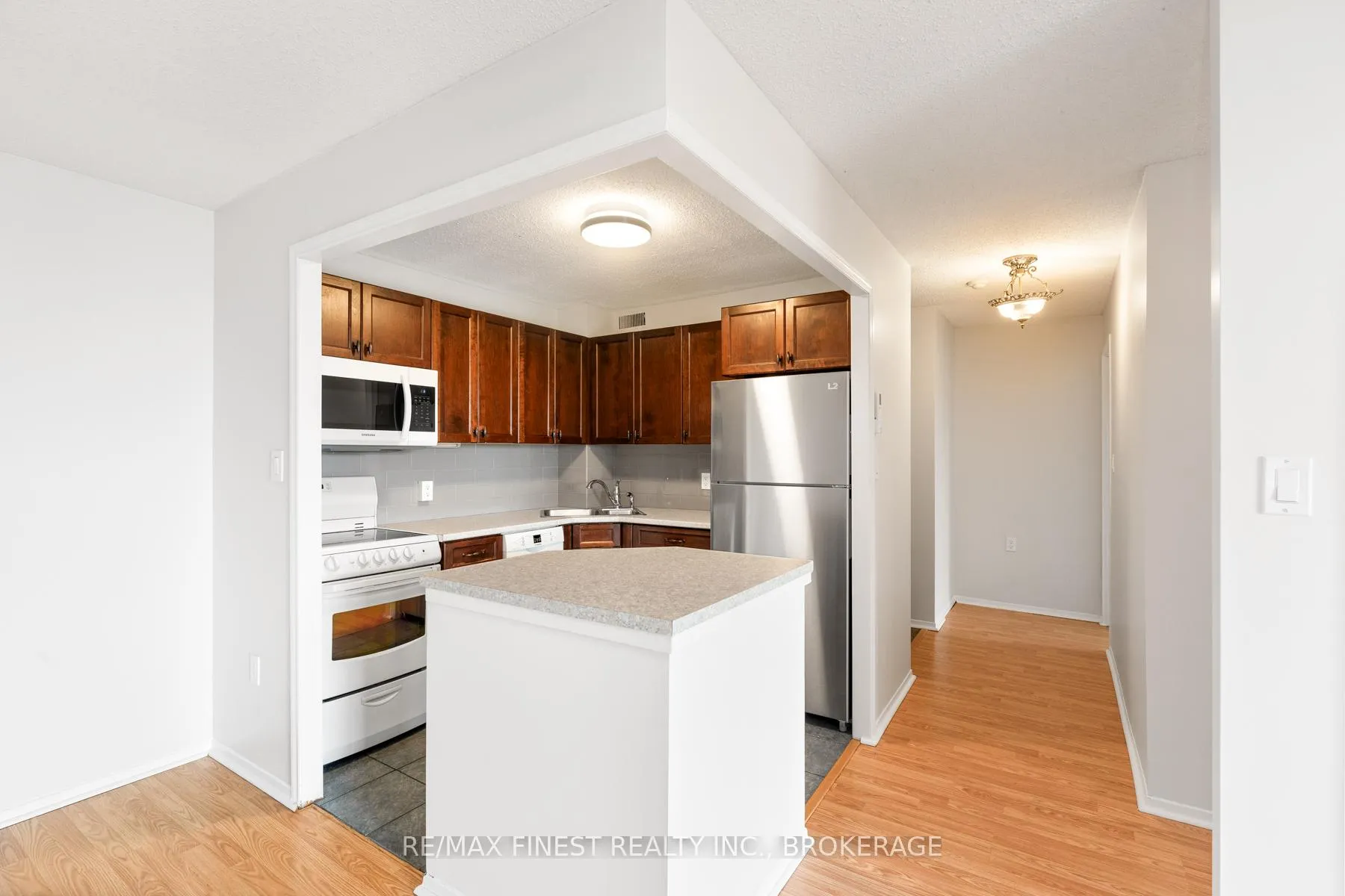 Photo 12 of Unit 508, 120 Barrett Court, Kingston, Kingston East (Incl Barret Crt) — HOMEH