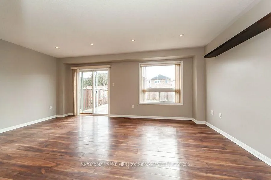 Photo 9 of 17 Robideau Place, Whitby, Pringle Creek — HOMEH