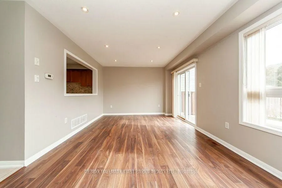 Photo 11 of 17 Robideau Place, Whitby, Pringle Creek — HOMEH
