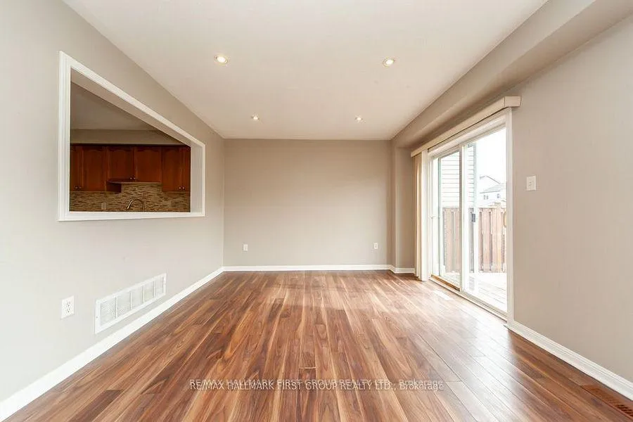 Photo 12 of 17 Robideau Place, Whitby, Pringle Creek — HOMEH