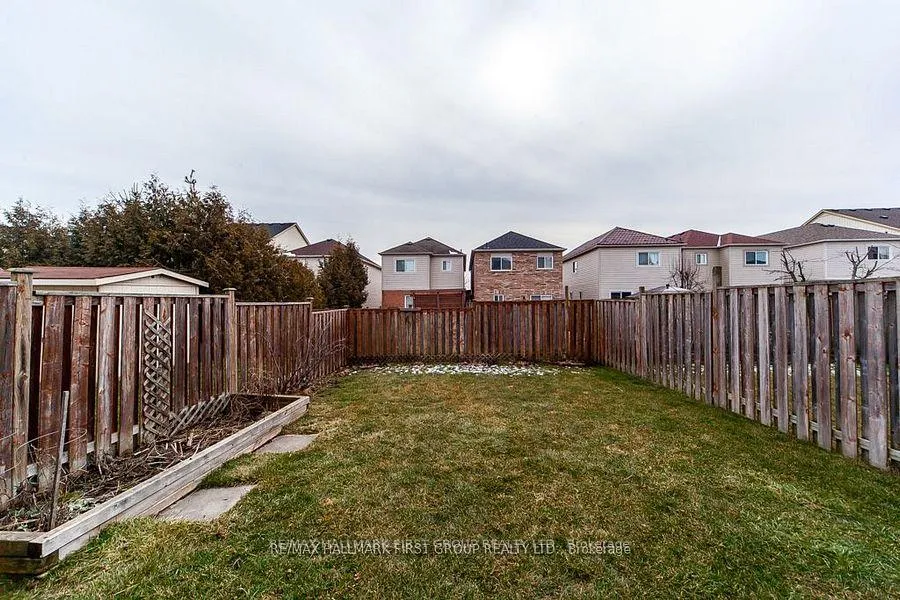 Photo 38 of 17 Robideau Place, Whitby, Pringle Creek — HOMEH
