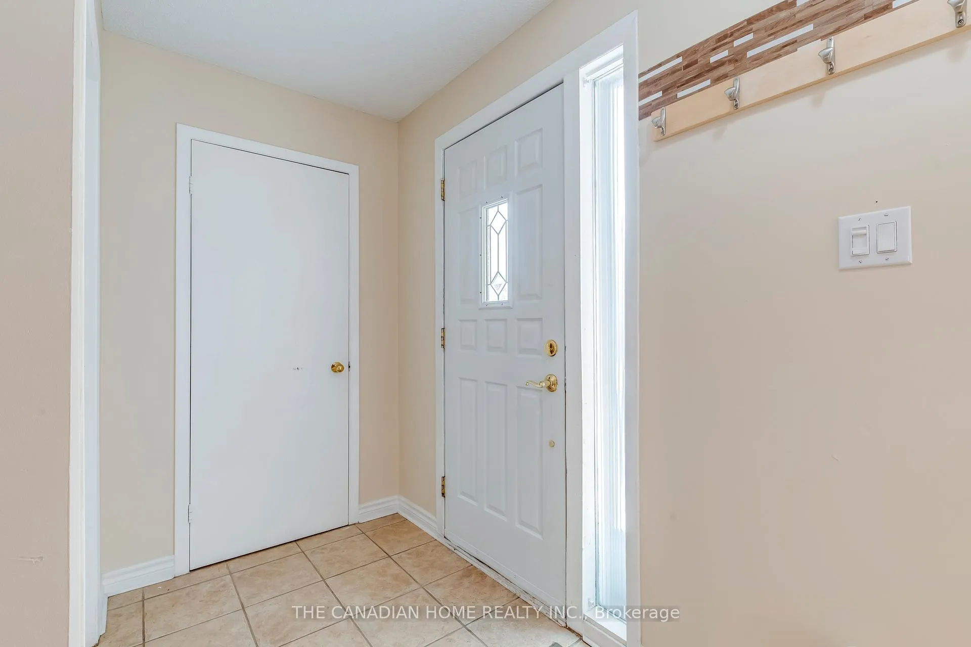 Photo 2 of 142 Dumfries Avenue, Brampton, Heart Lake West — HOMEH