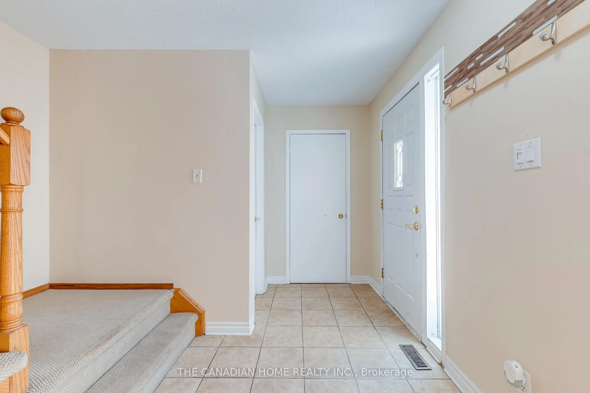 Photo 3 of 142 Dumfries Avenue, Brampton, Heart Lake West — HOMEH