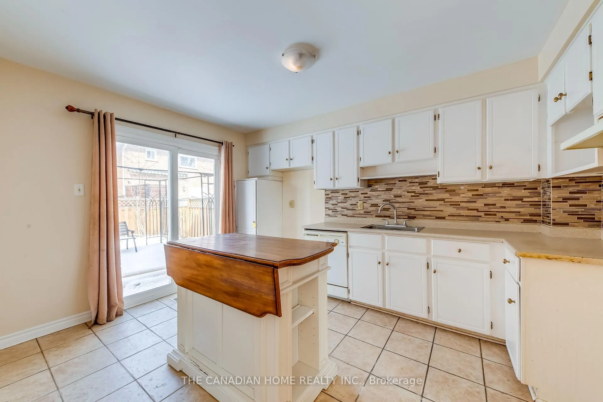 Photo 6 of 142 Dumfries Avenue, Brampton, Heart Lake West — HOMEH
