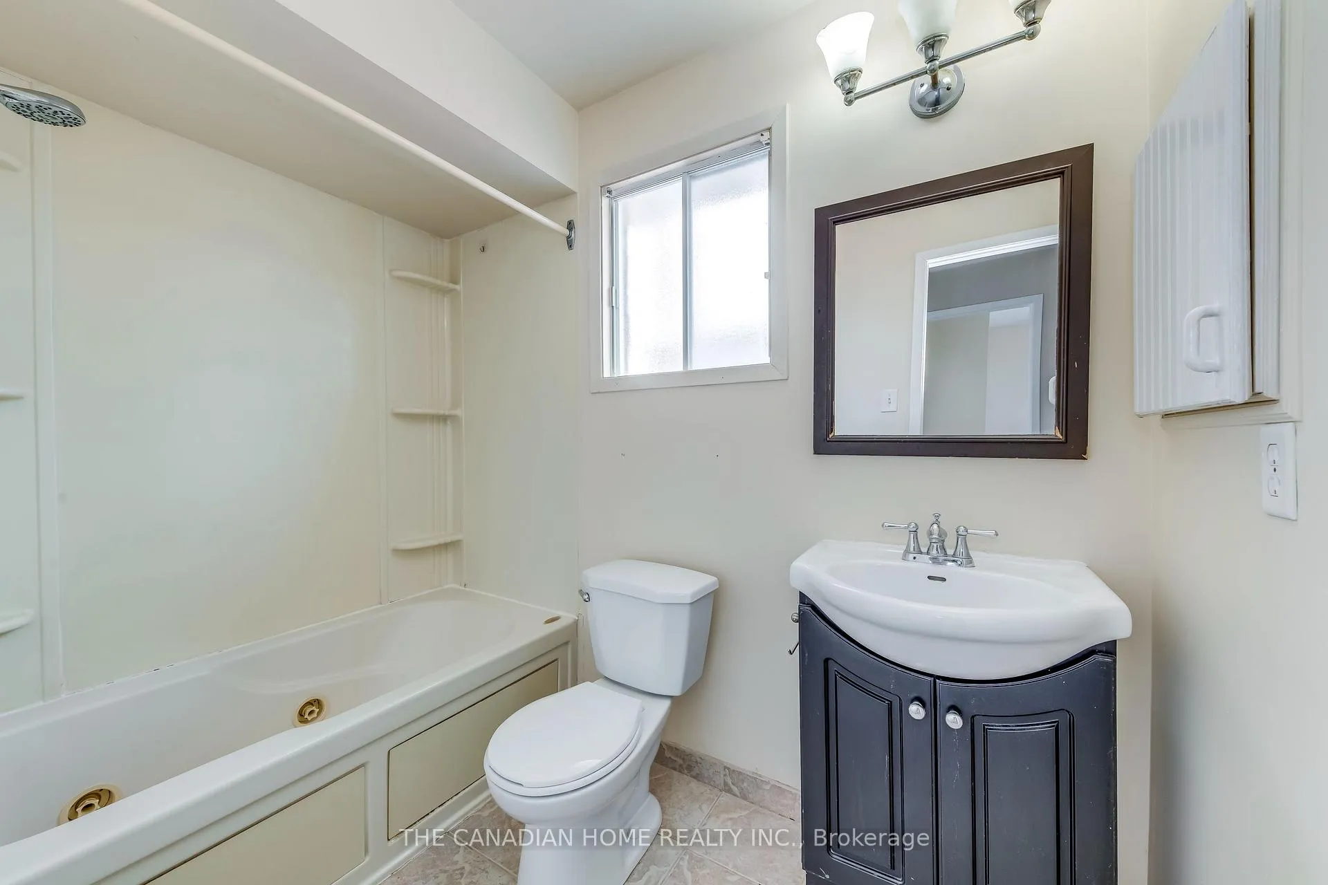 Photo 13 of 142 Dumfries Avenue, Brampton, Heart Lake West — HOMEH