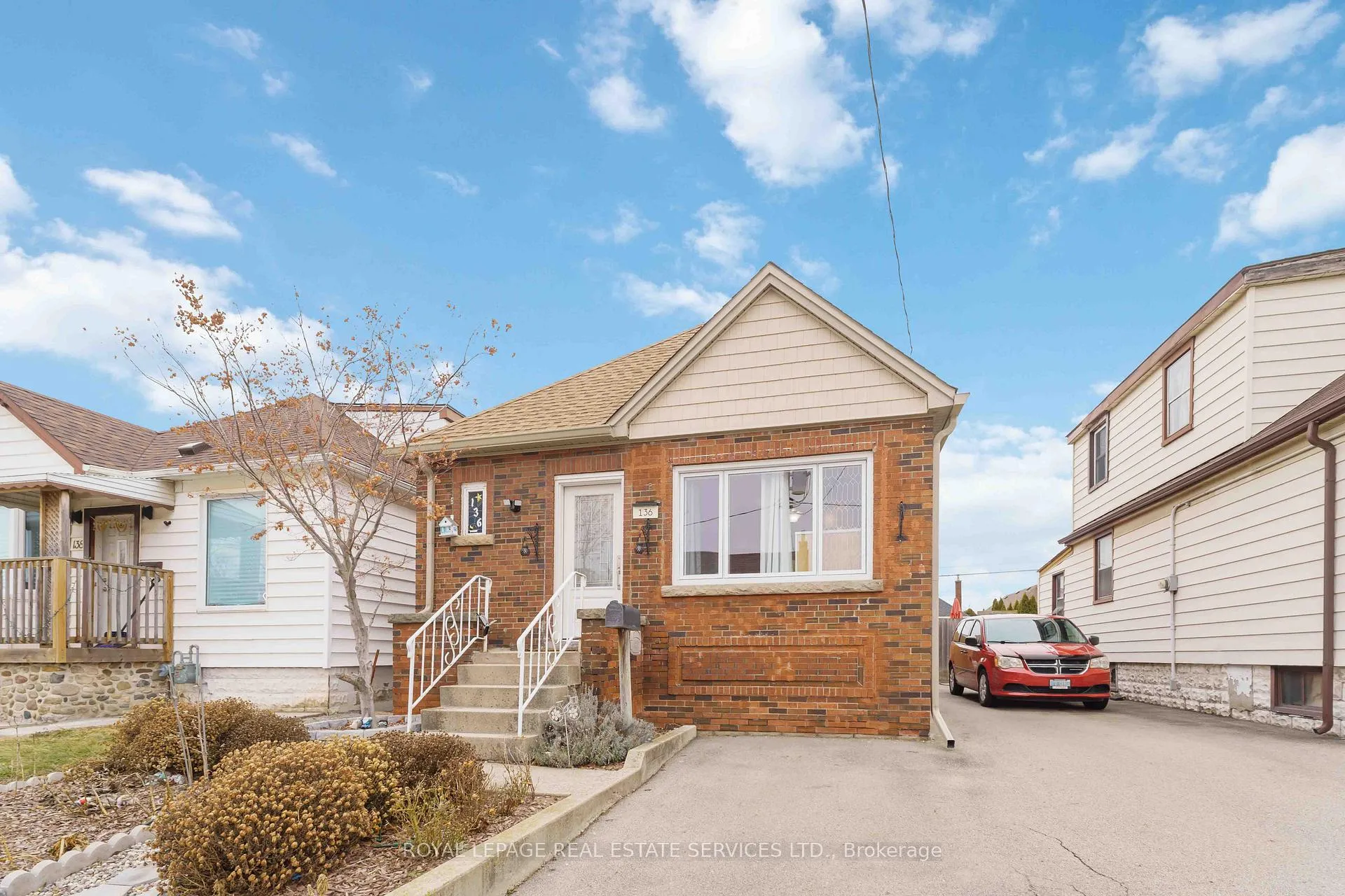 Photo 2 of 136 Ivon Avenue, Hamilton, Normanhurst — HOMEH