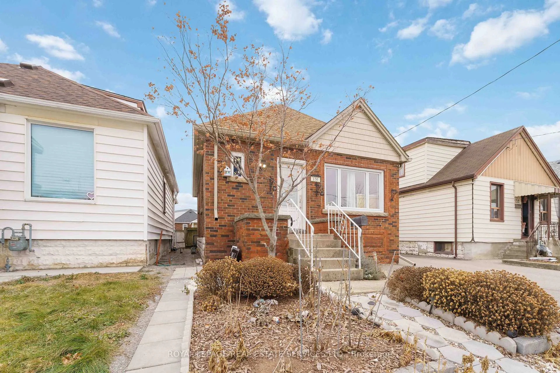 Photo 3 of 136 Ivon Avenue, Hamilton, Normanhurst — HOMEH