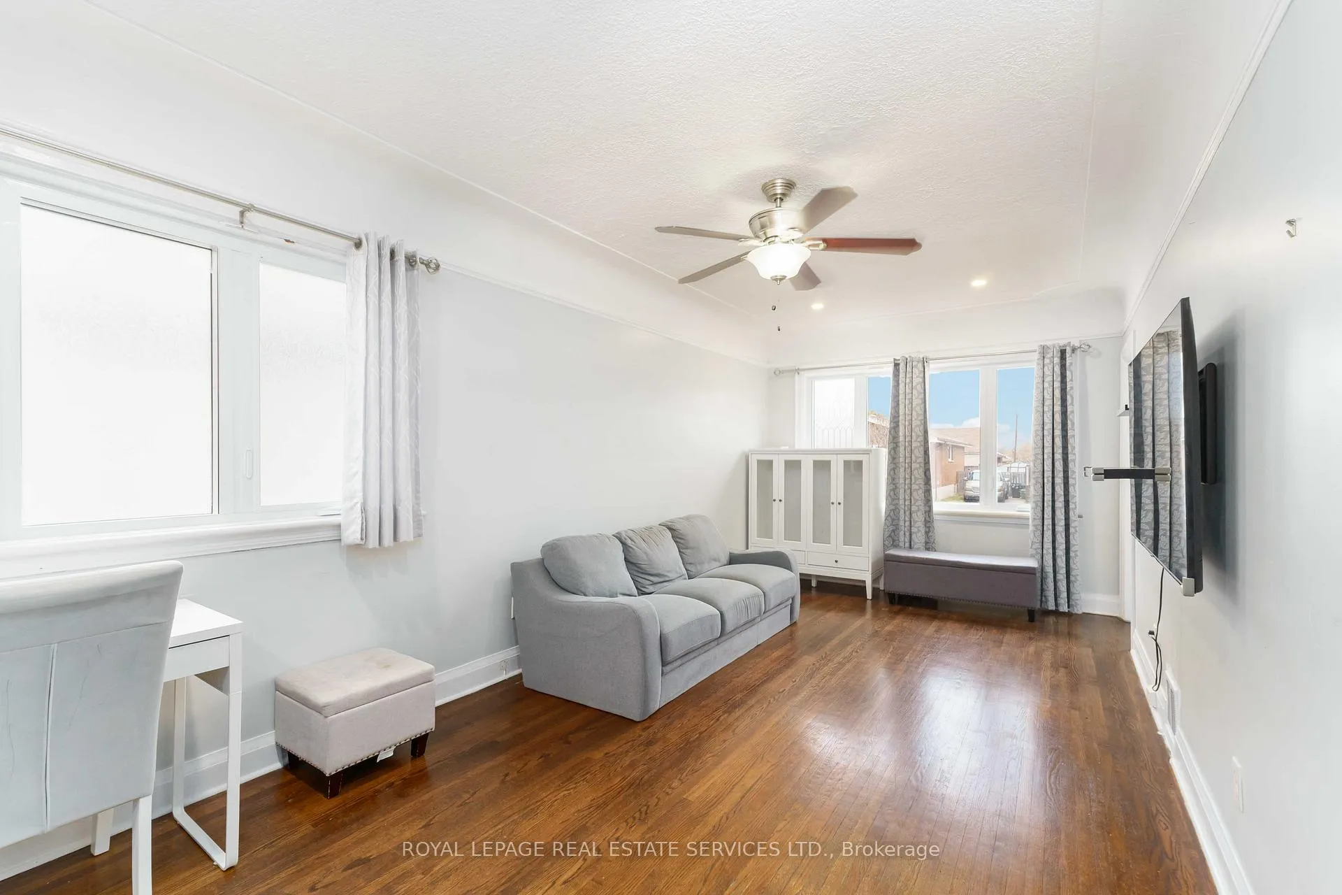 Photo 6 of 136 Ivon Avenue, Hamilton, Normanhurst — HOMEH