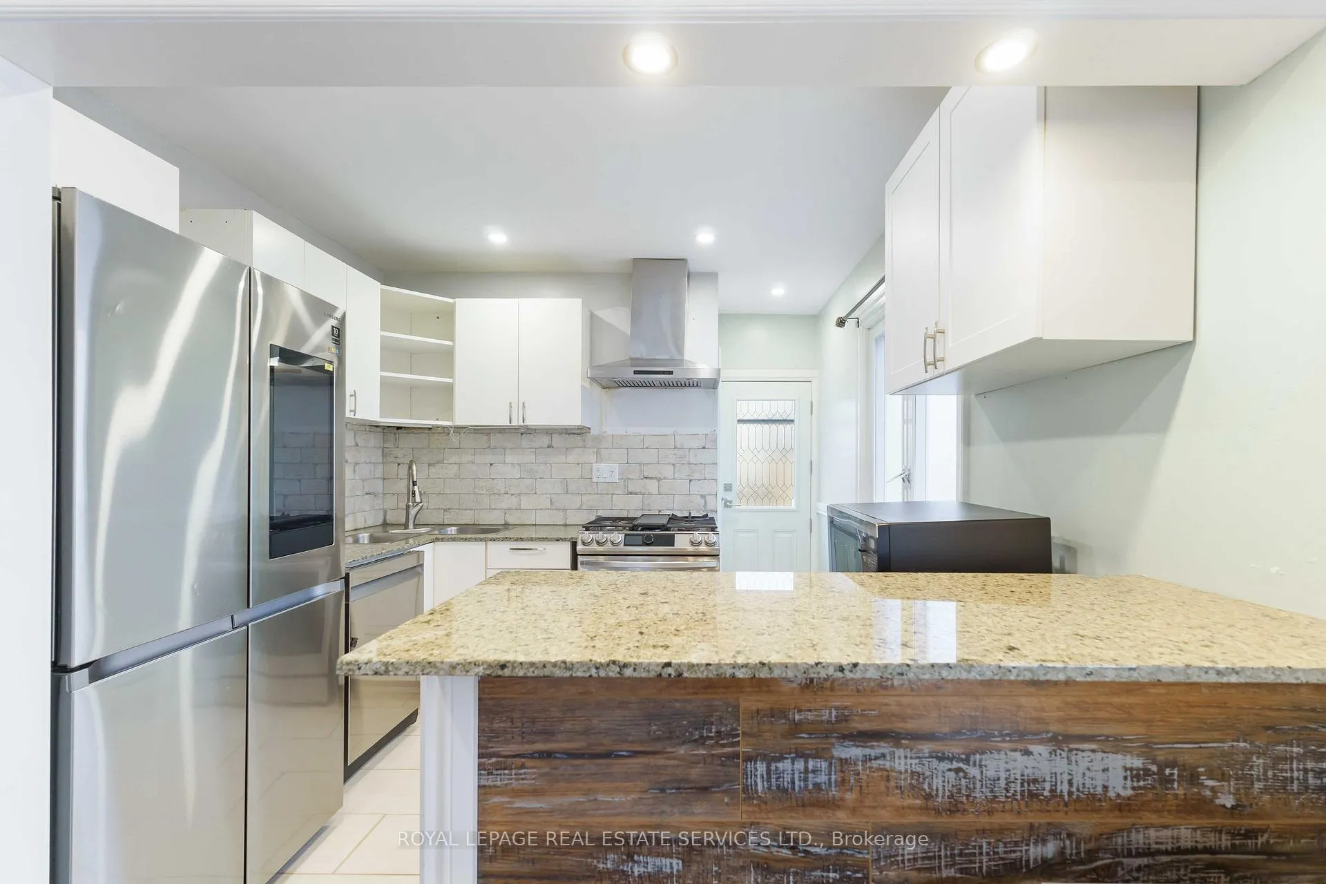 Photo 9 of 136 Ivon Avenue, Hamilton, Normanhurst — HOMEH