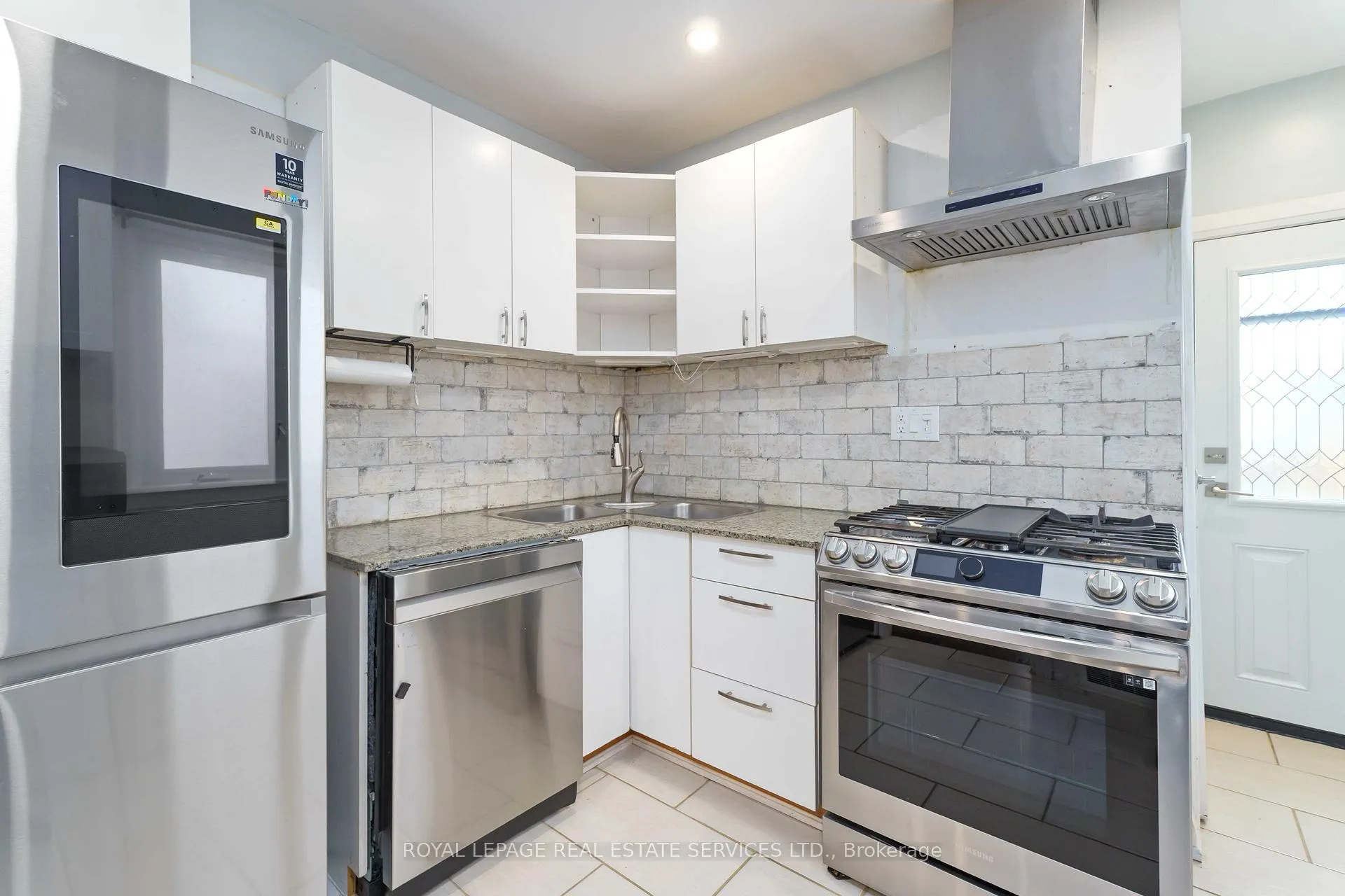 Photo 11 of 136 Ivon Avenue, Hamilton, Normanhurst — HOMEH